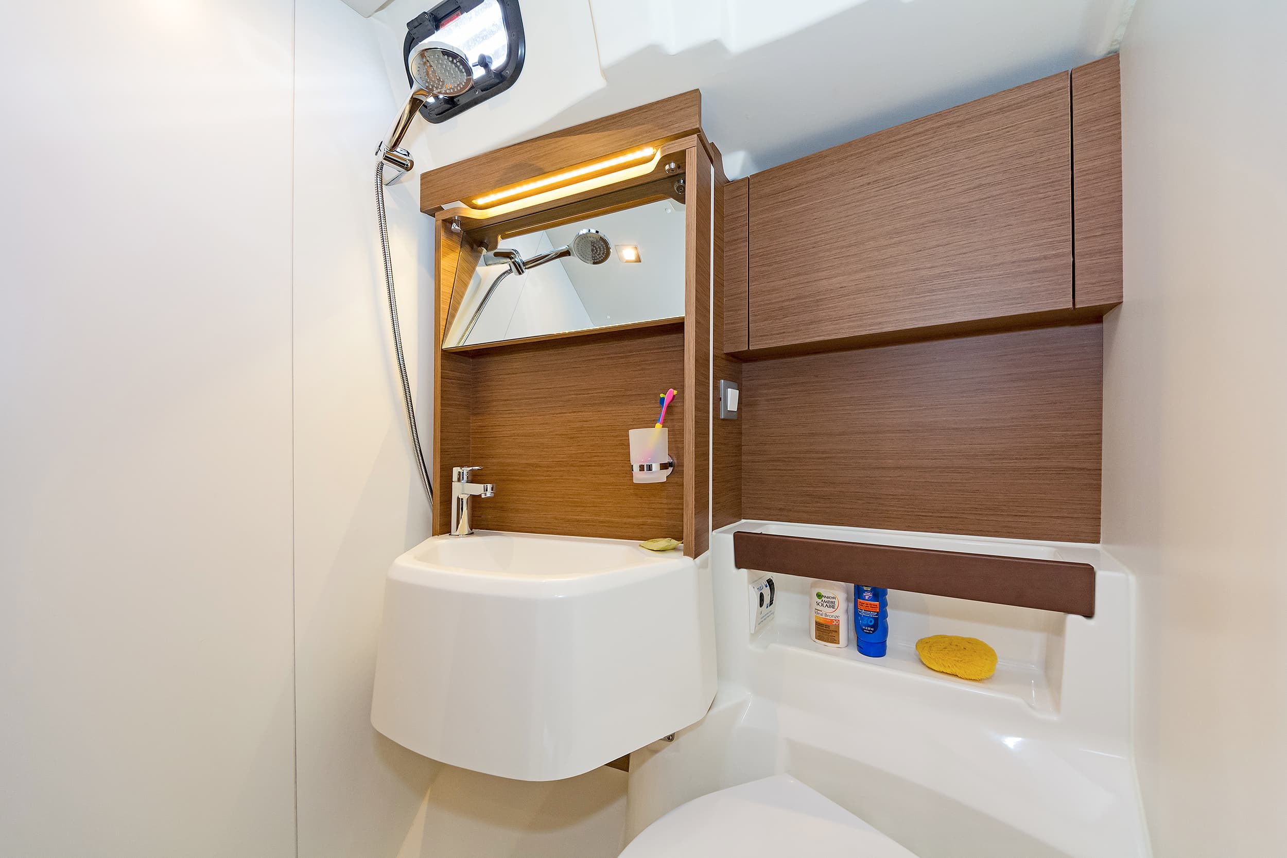 Oceanis 51.1 - photo 23