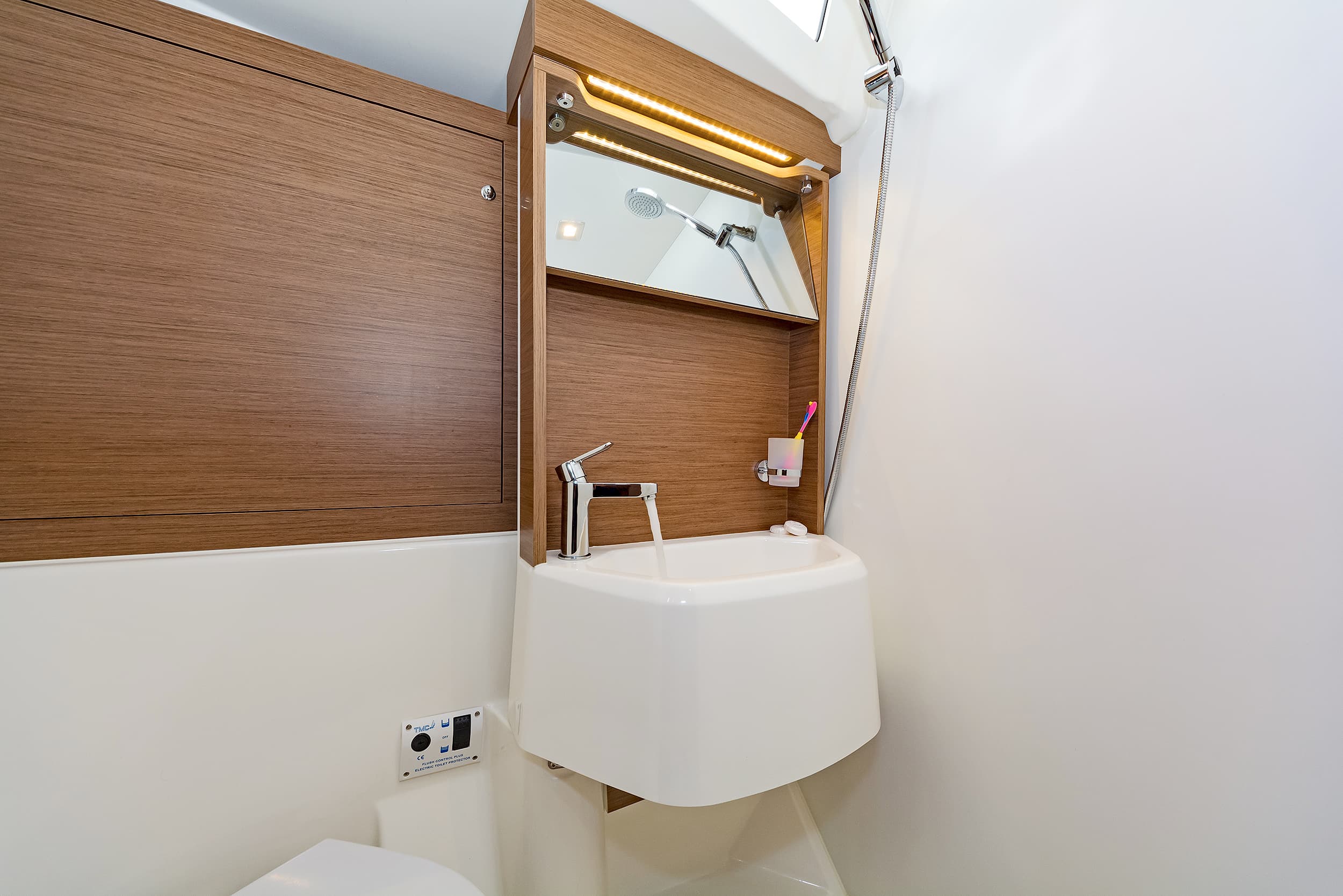 Oceanis 51.1 - photo 25