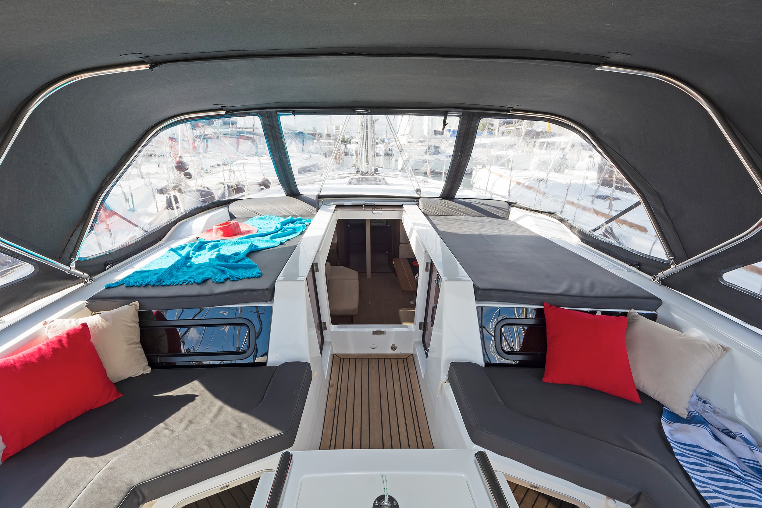 Oceanis 51.1 - photo 27