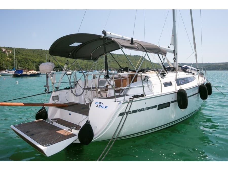 Bavaria Cruiser 37 - photo