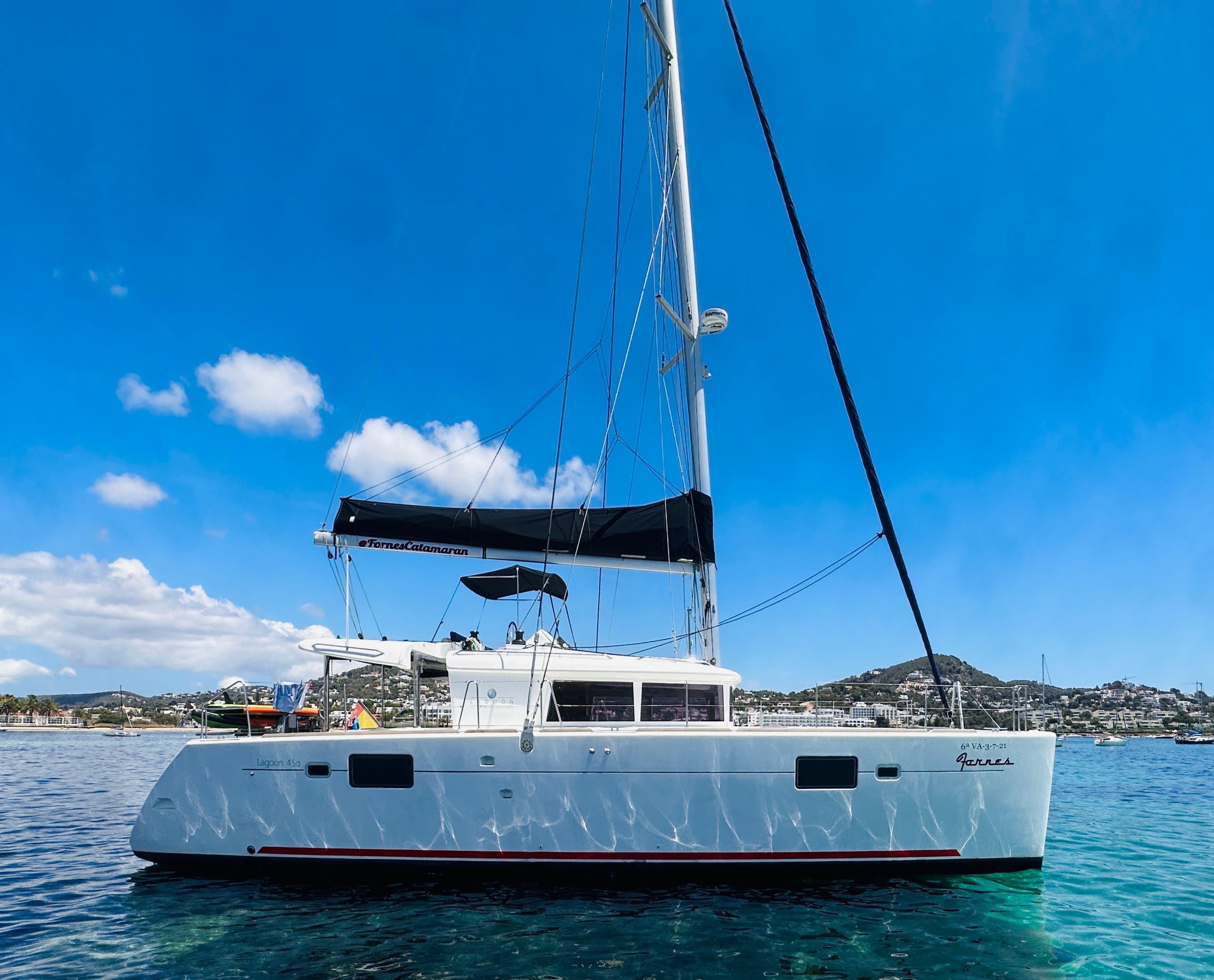 Lagoon 450 Fly - photo 4