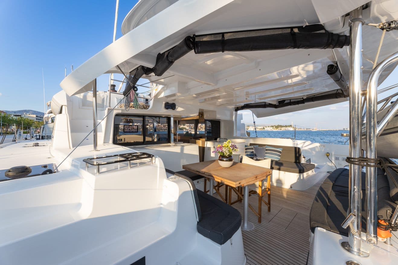 Lagoon 46  - photo 6