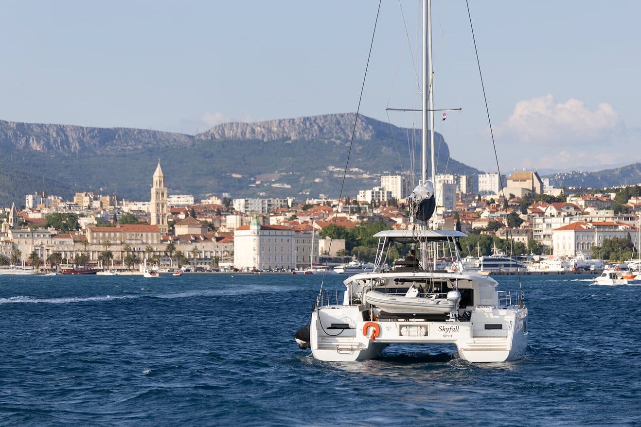 Lagoon 46  - photo 10