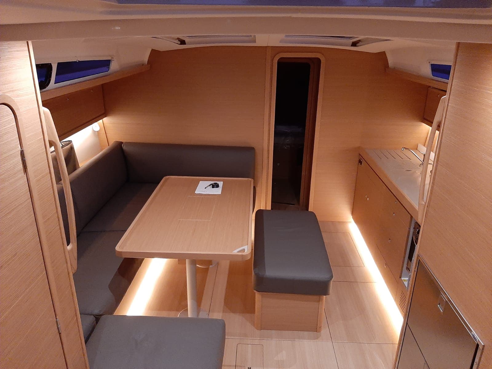 Dufour 460 - photo 10