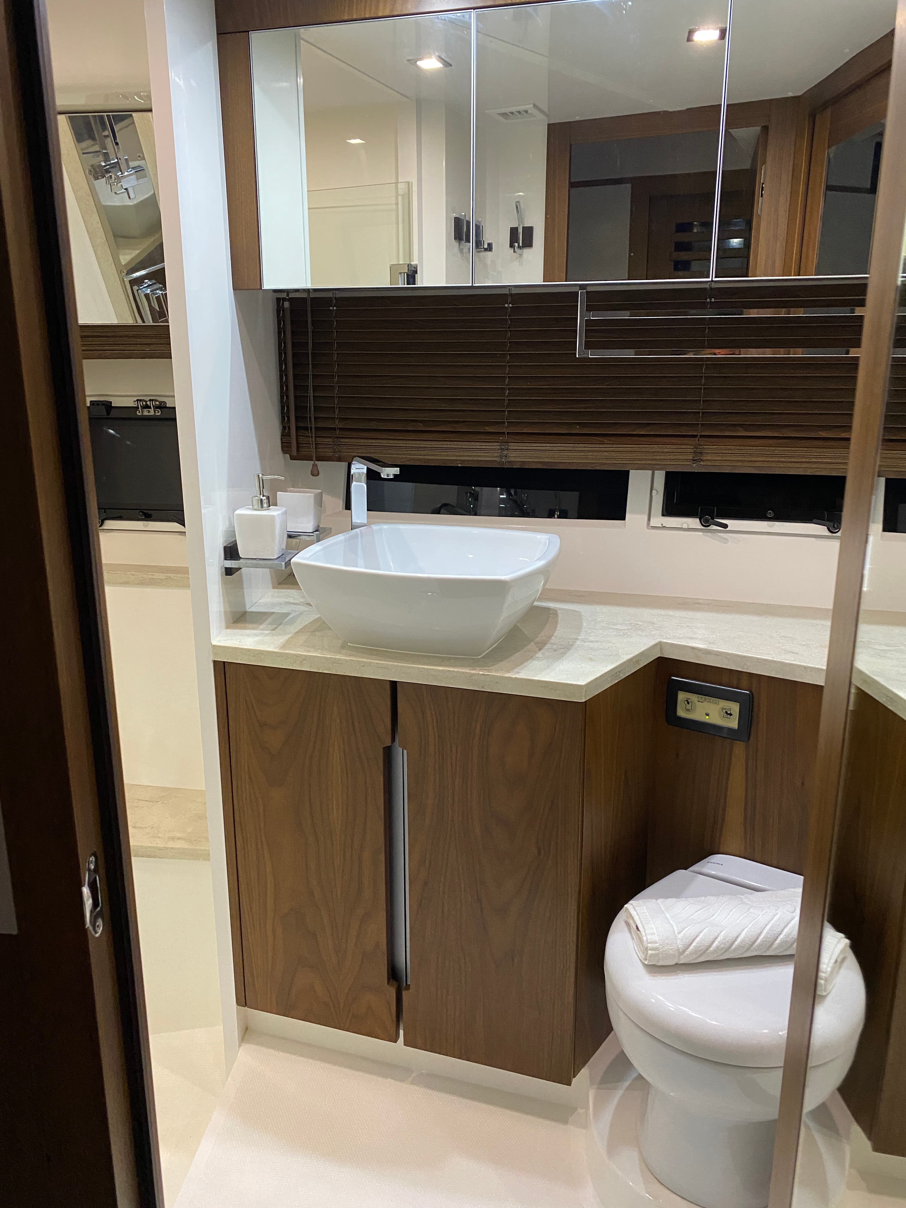 Galeon 550 Sky - photo 24