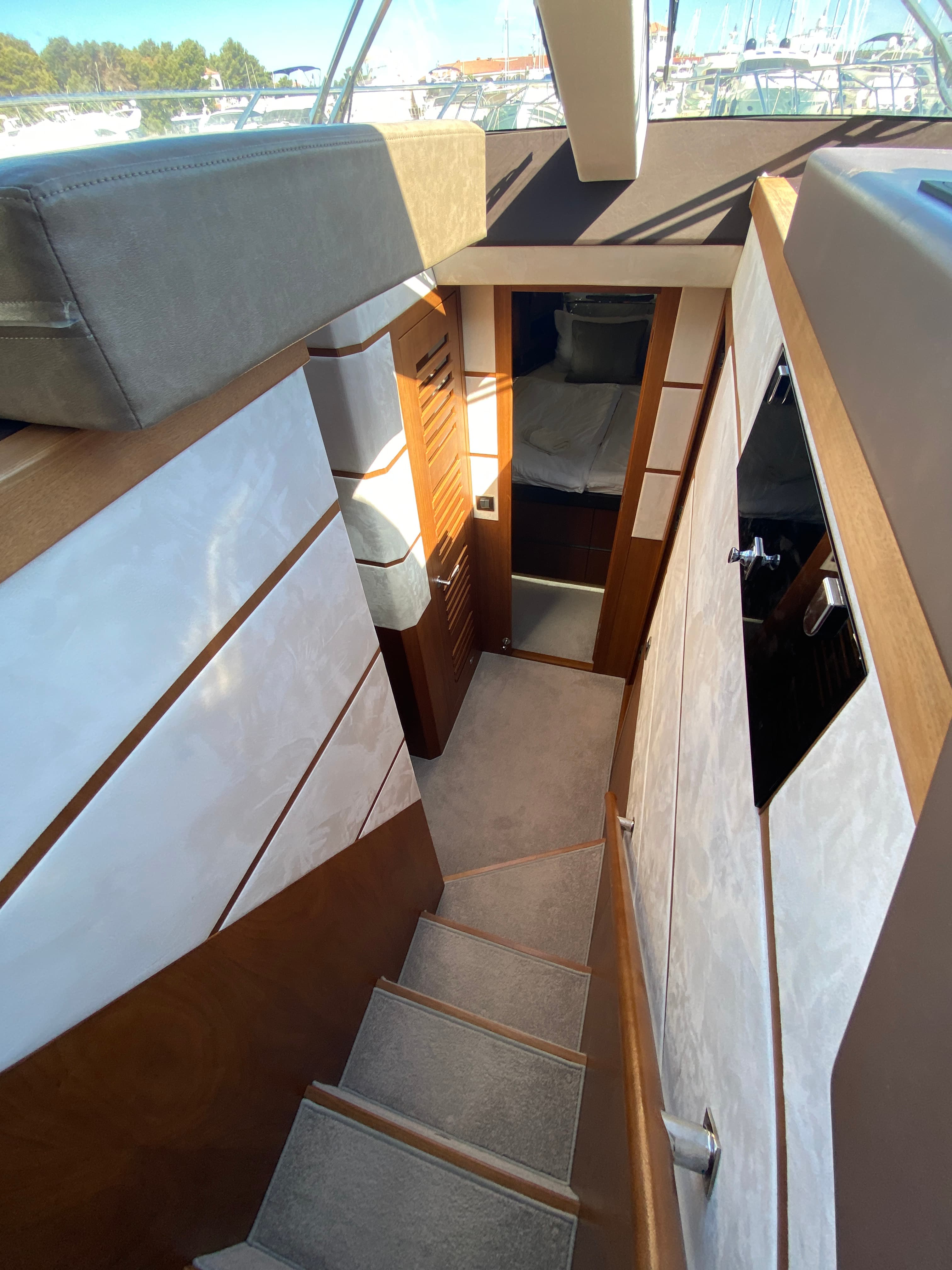 Galeon 550 Sky - photo 25