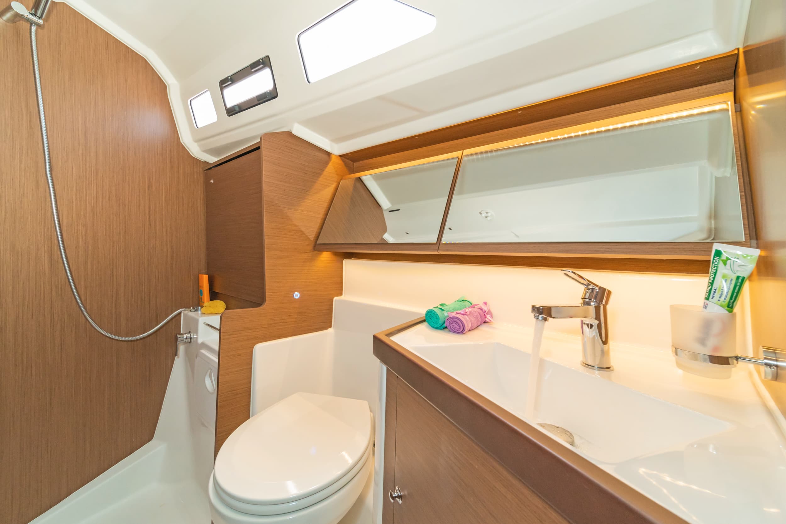 Oceanis 40.1 - photo 12