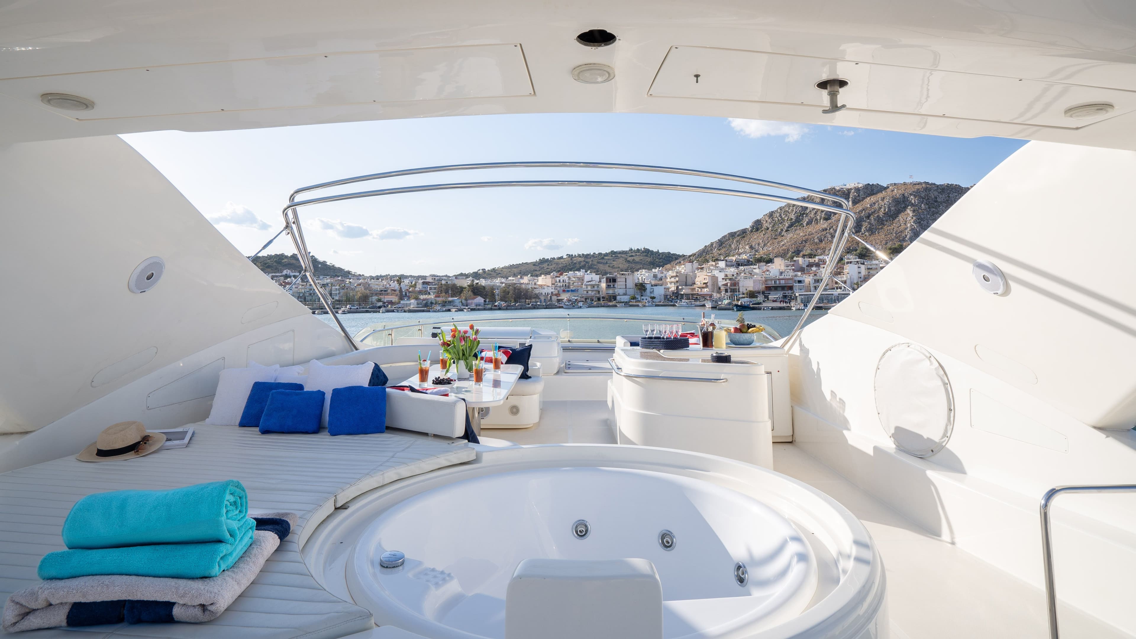 Ferretti 880 - photo 9