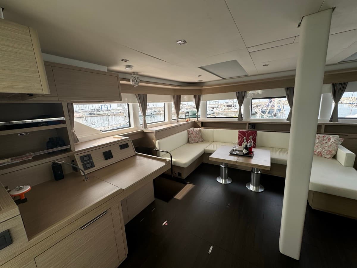 Lagoon 55 - photo 15