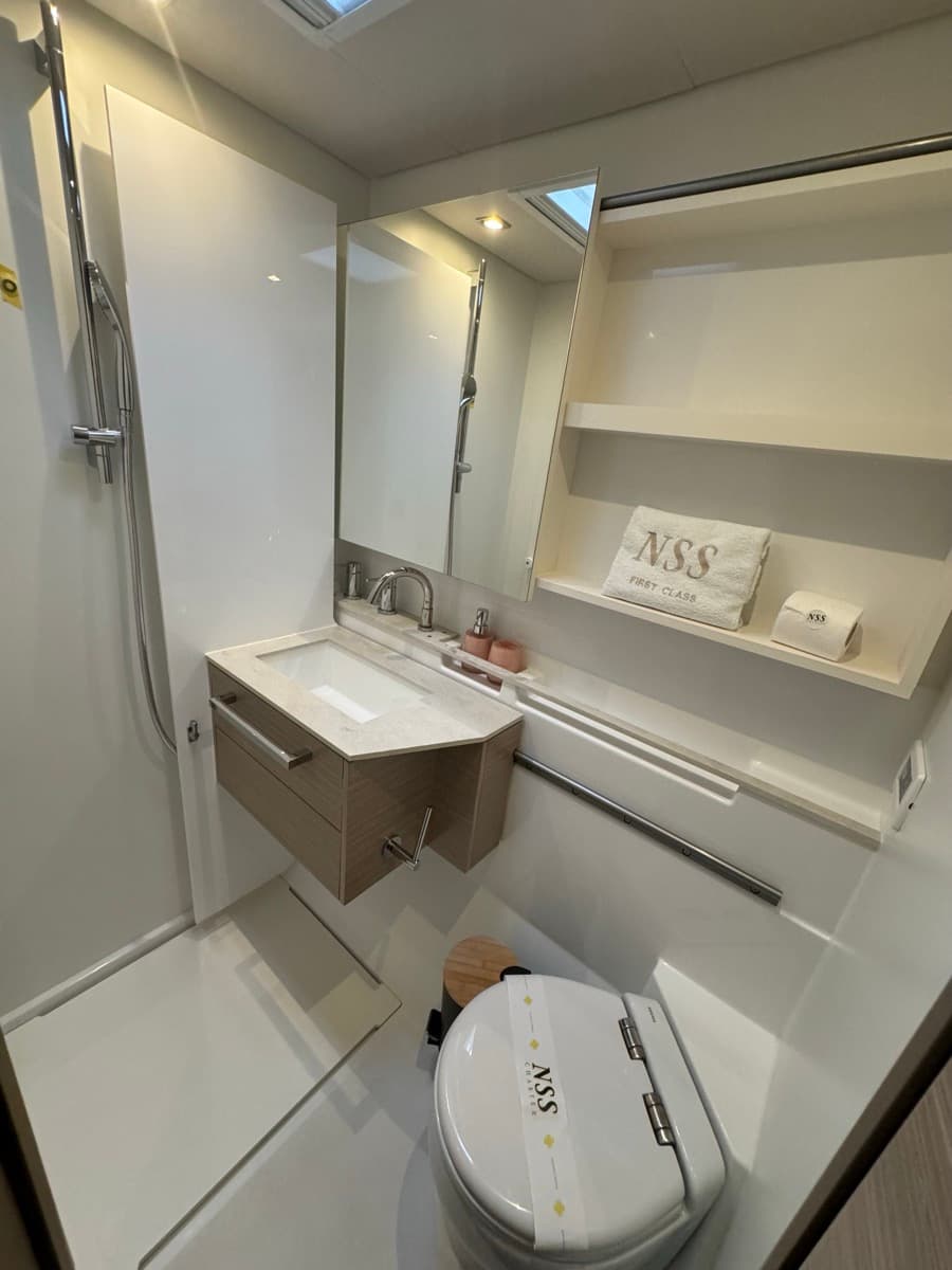 Lagoon 55 - photo 21