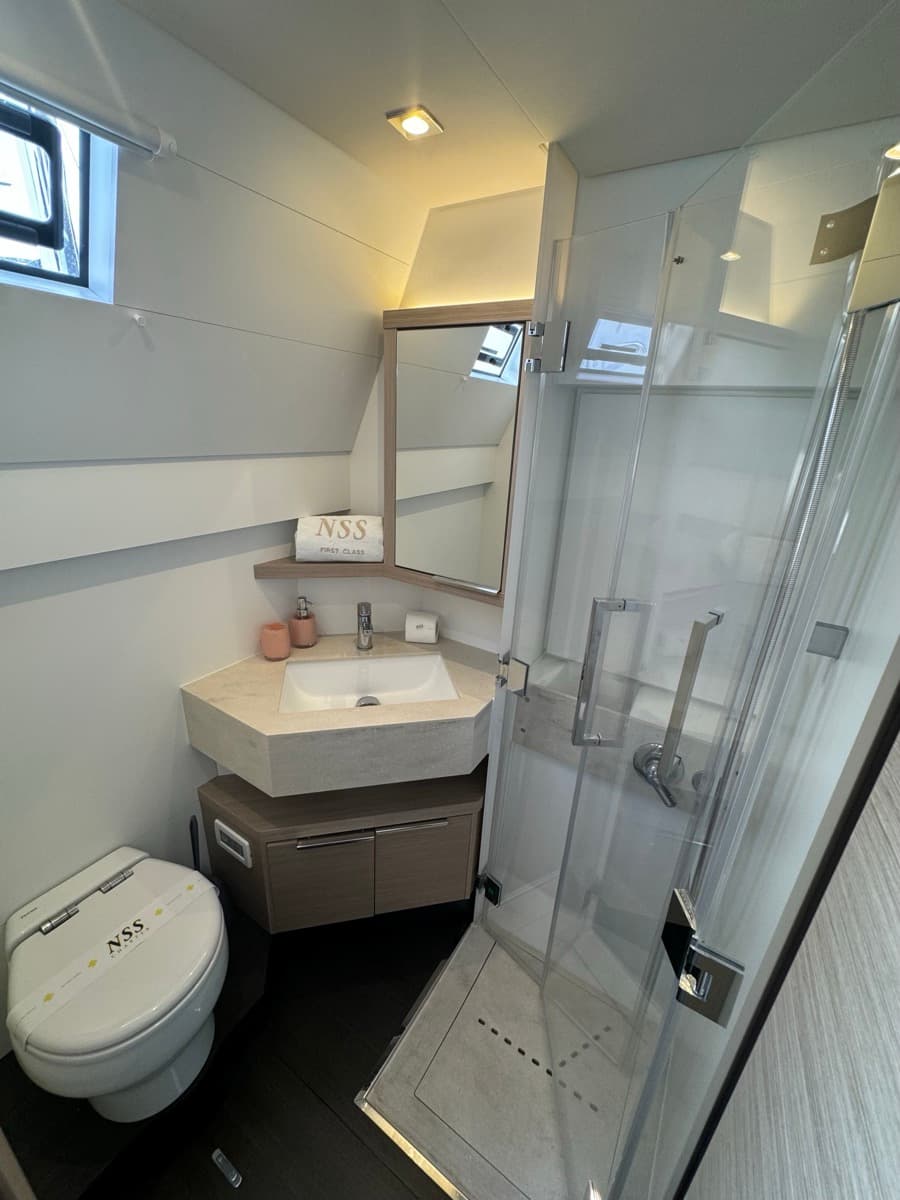 Lagoon 55 - photo 10