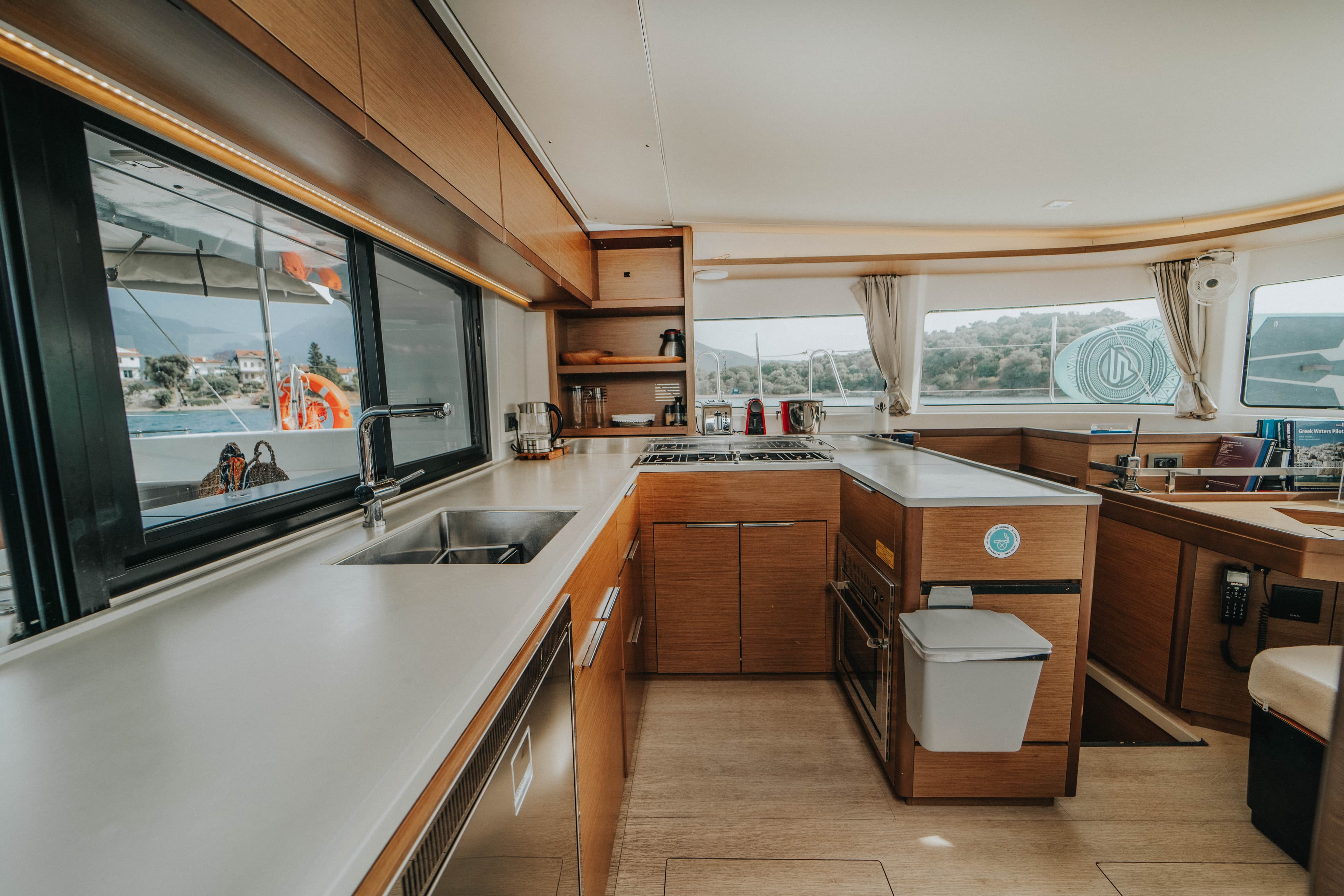 Lagoon 46  - photo 16