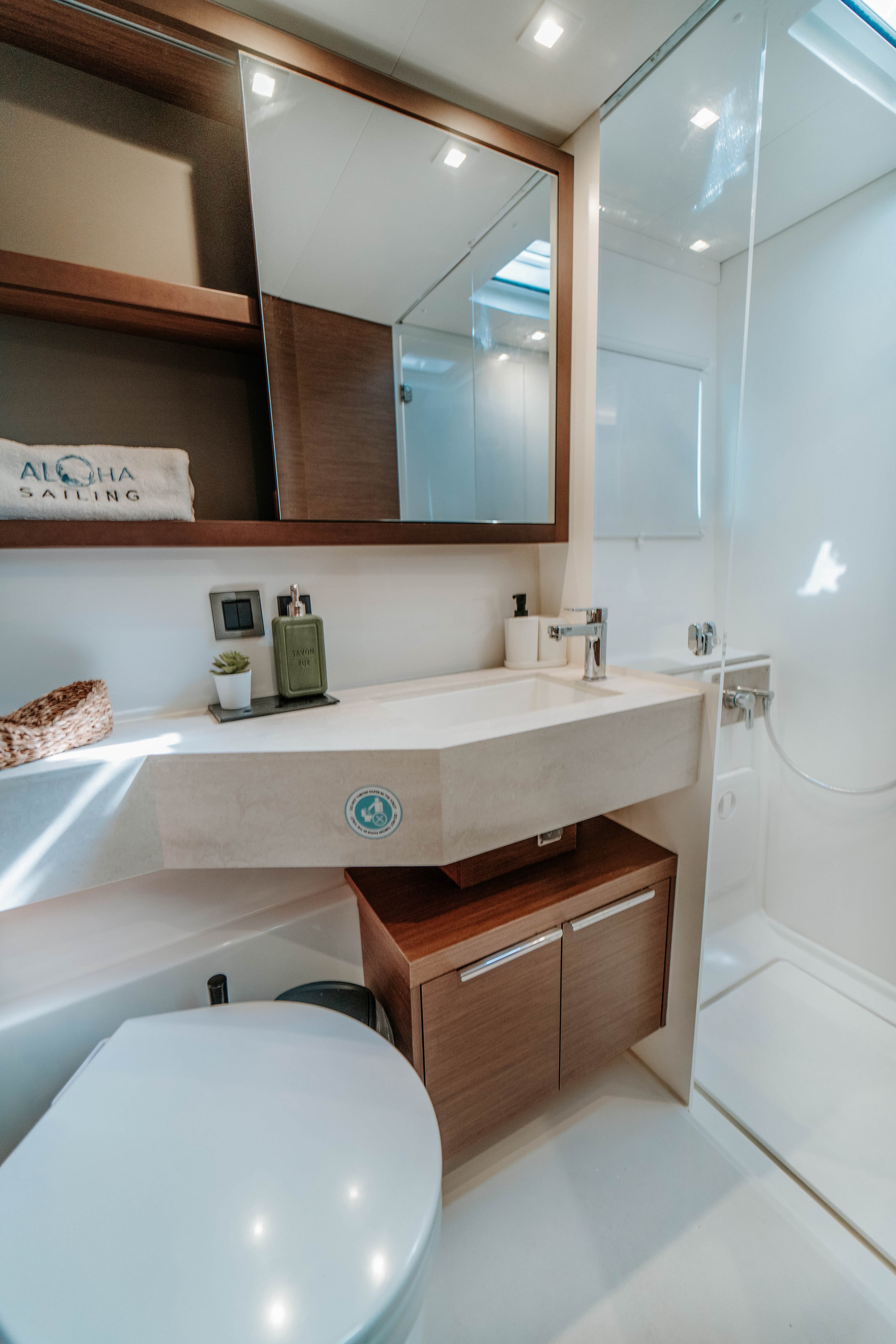 Lagoon 46  - photo 23