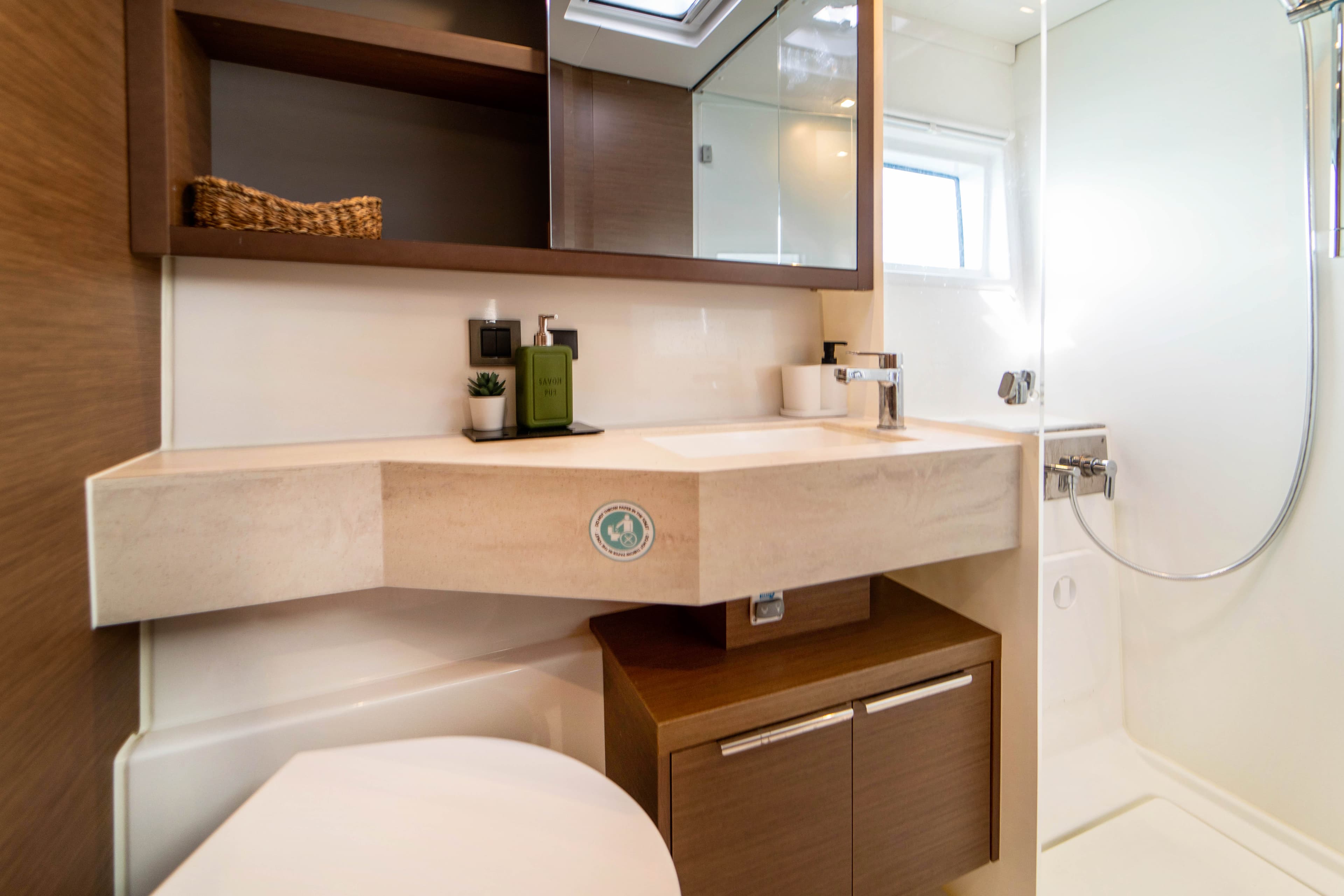 Lagoon 46  - photo 24