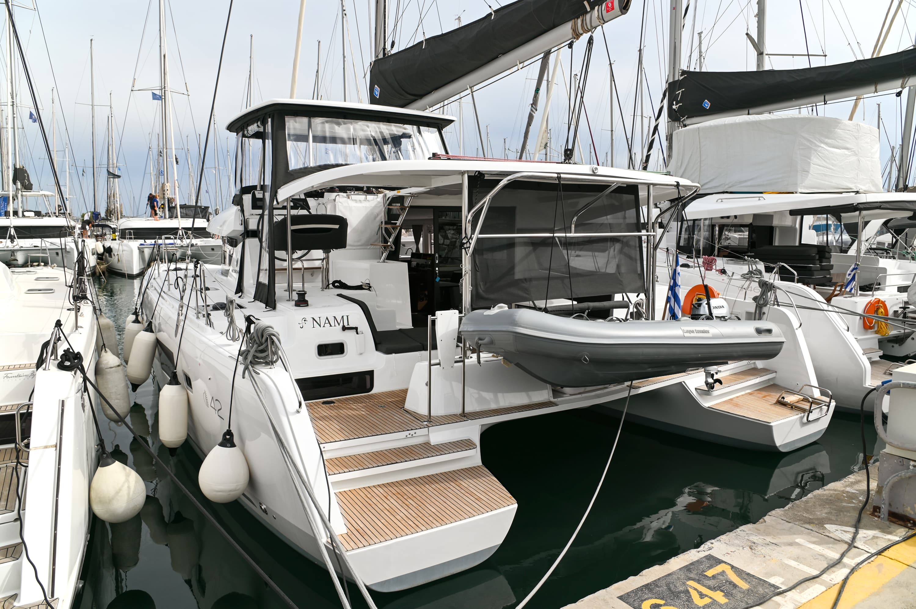 Lagoon 42 - photo 11