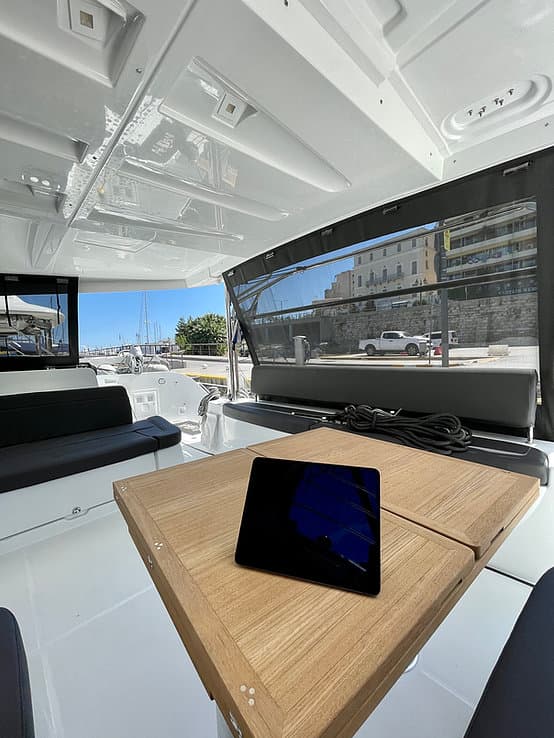 Lagoon 46  - photo 10