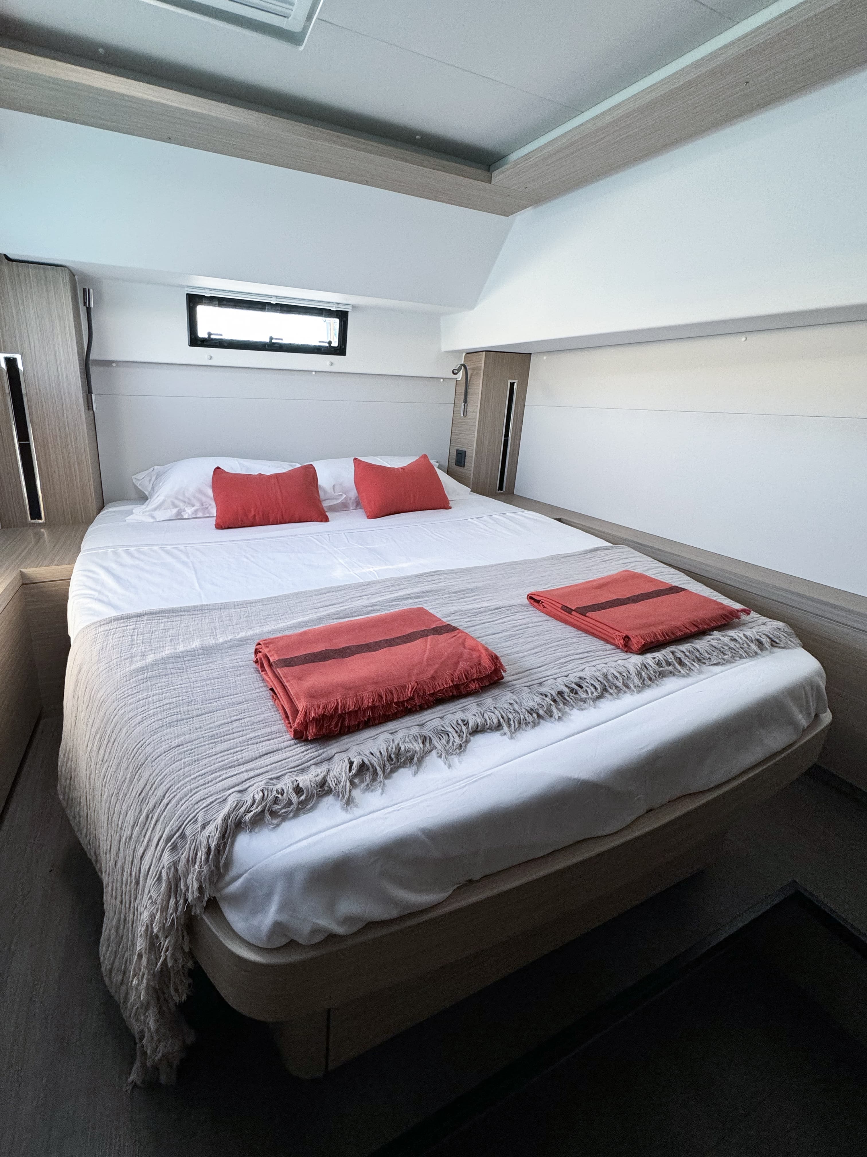 Lagoon 46  - photo 6