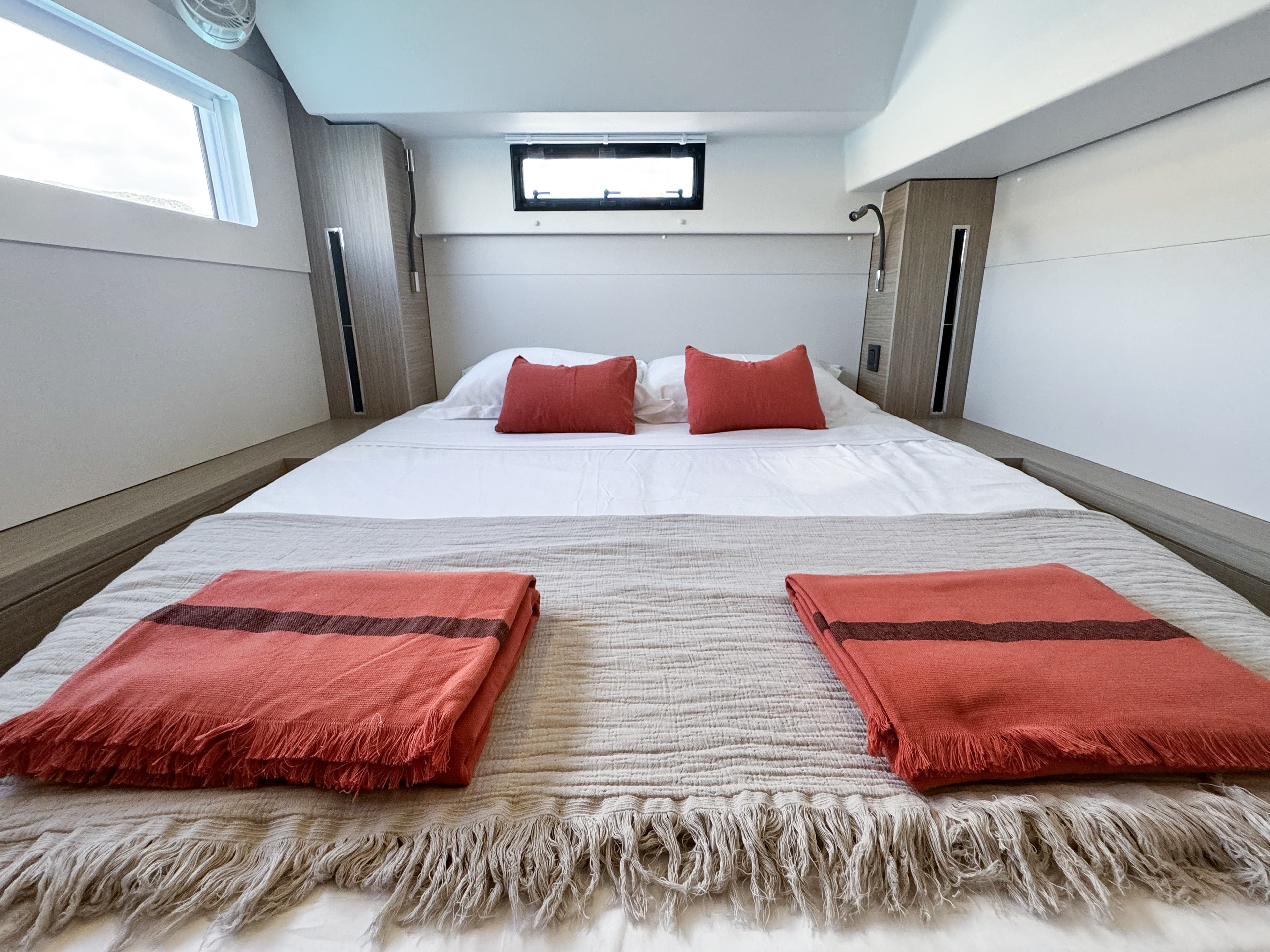 Lagoon 46  - photo 9