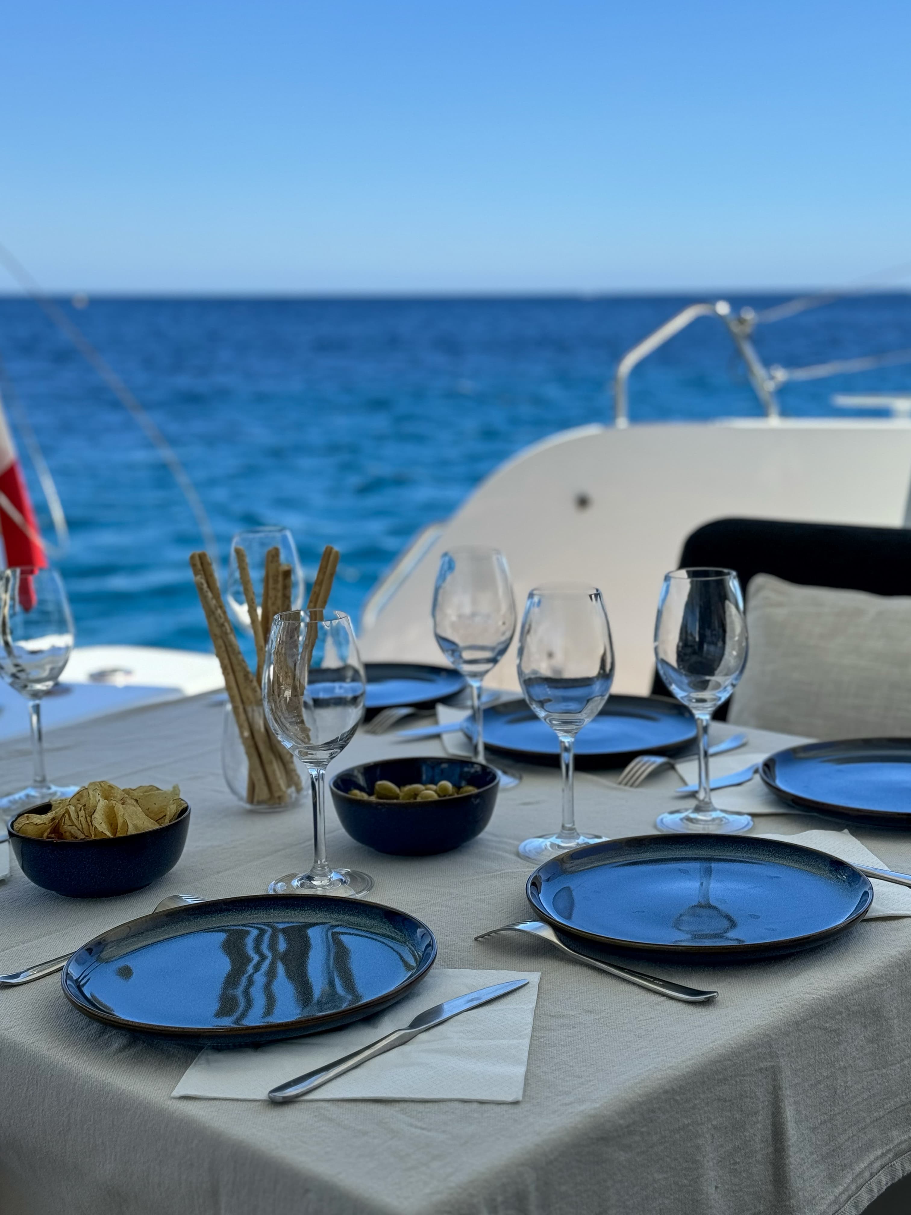 Lagoon 46  - photo 7