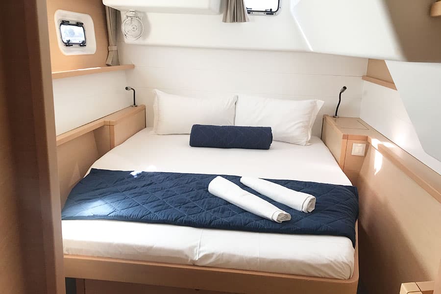 Lagoon 450 Fly - photo 17