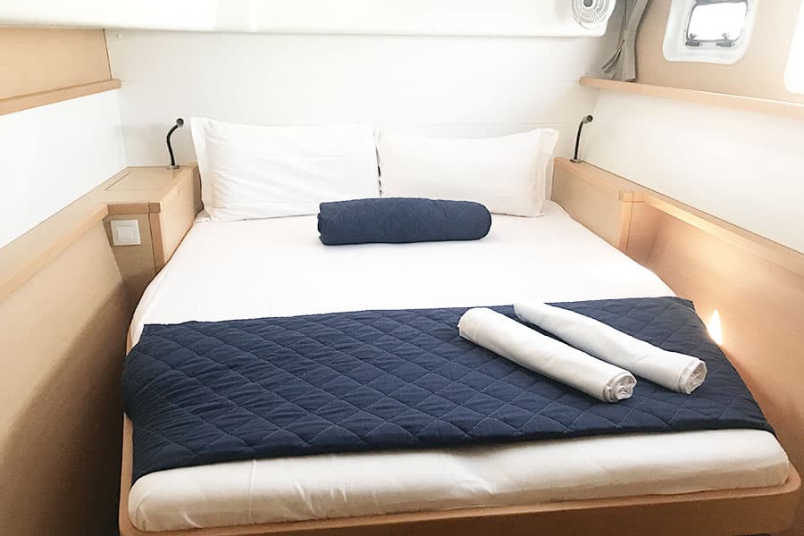 Lagoon 450 Fly - photo 9