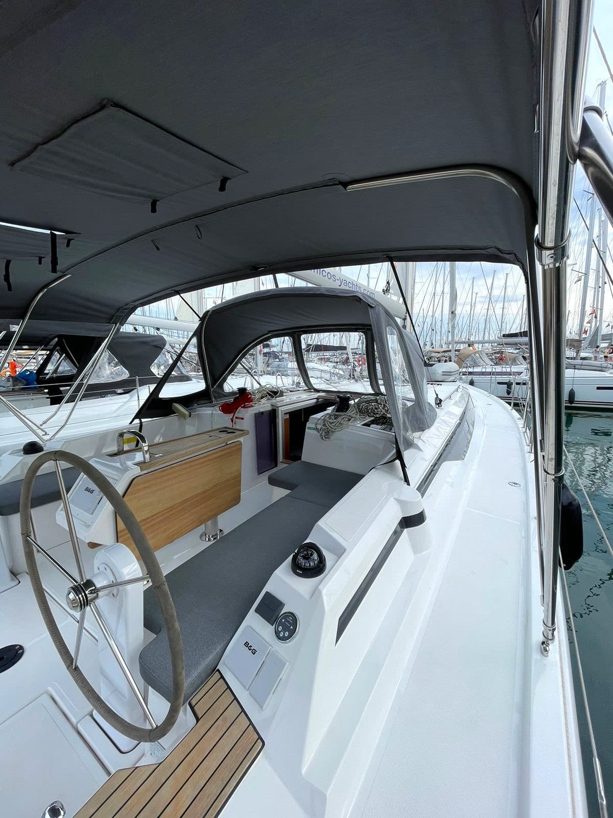 Bavaria C42 - photo 7