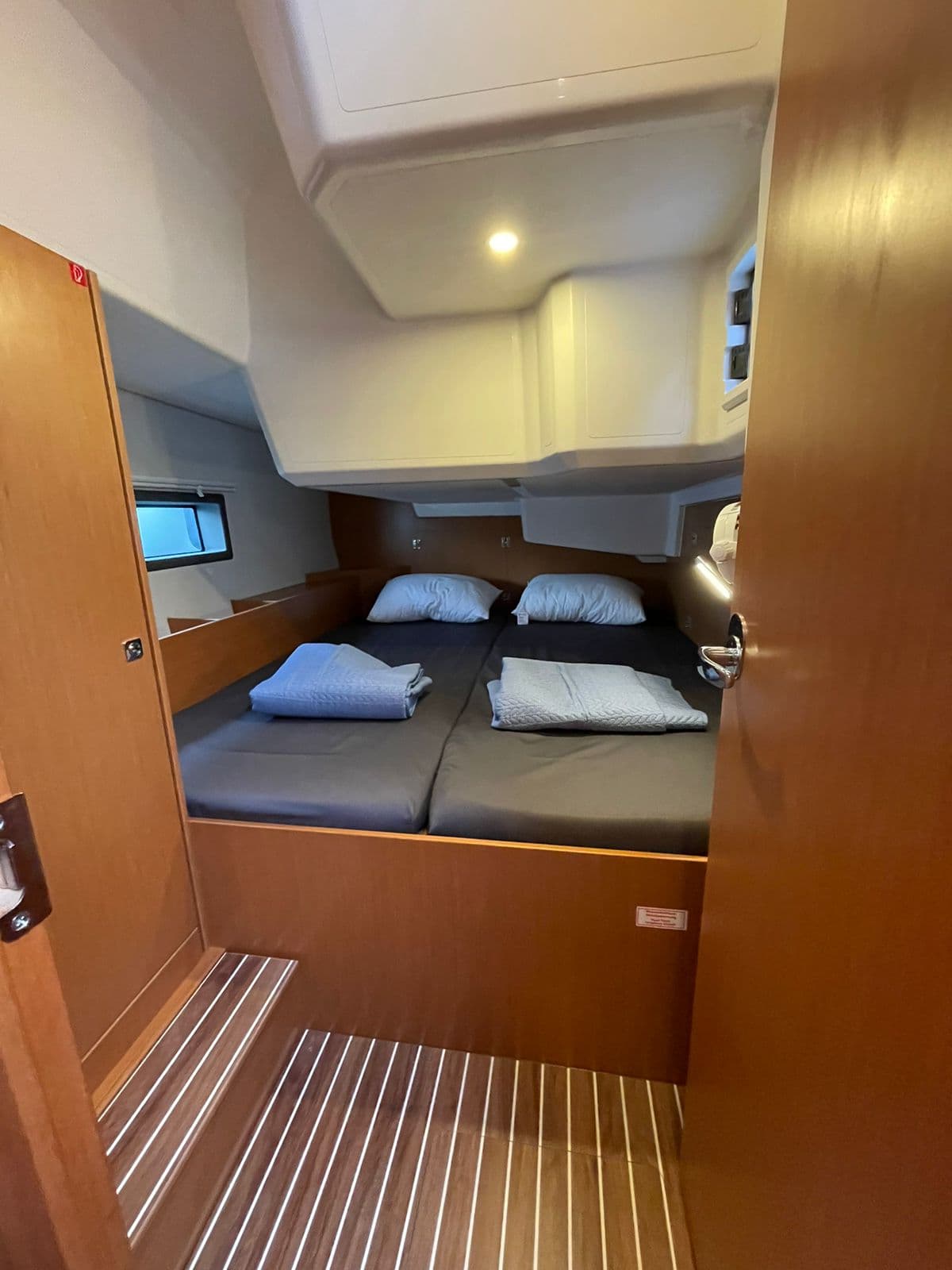 Bavaria C42 - photo 8