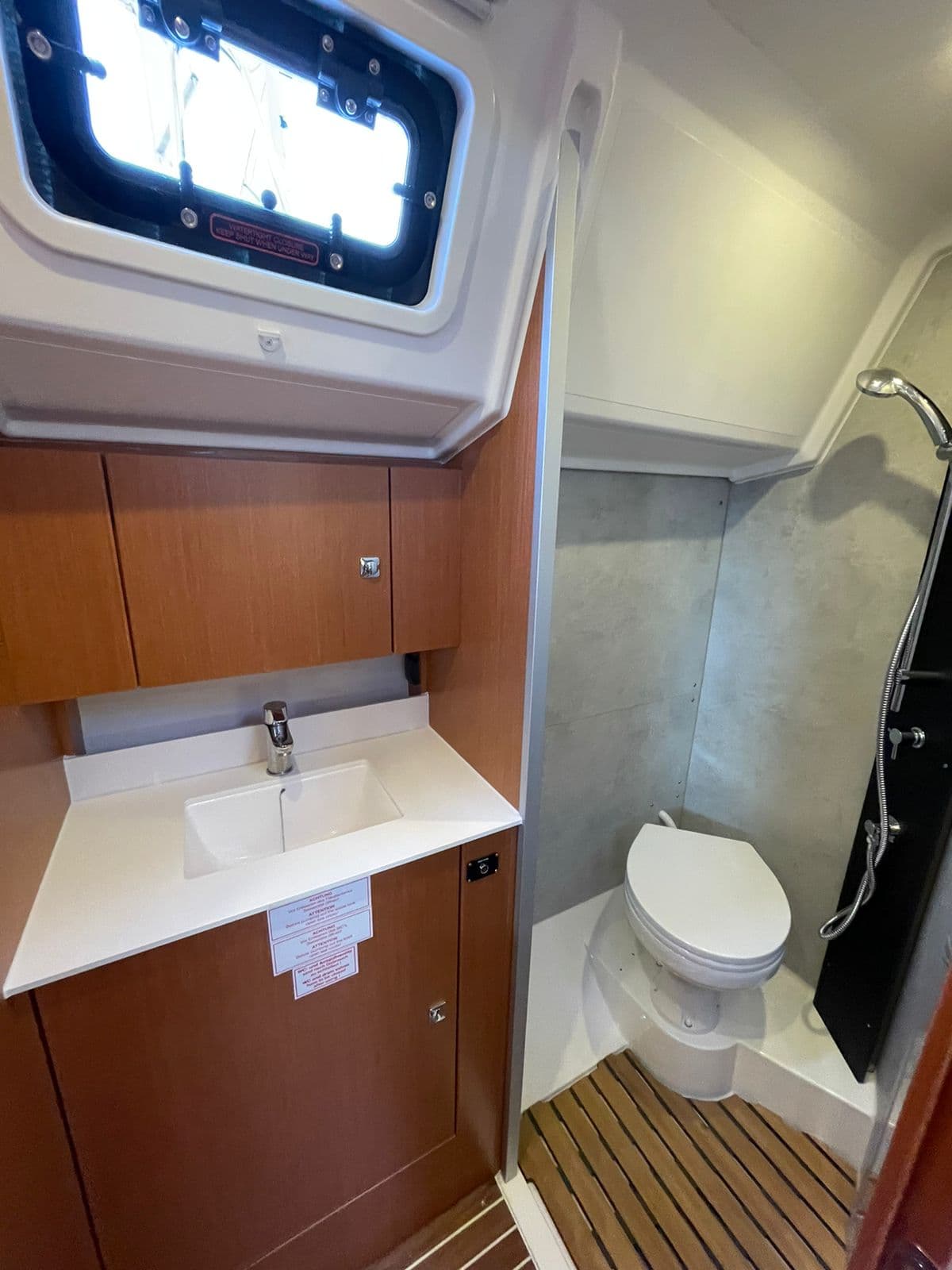 Bavaria C42 - photo 17