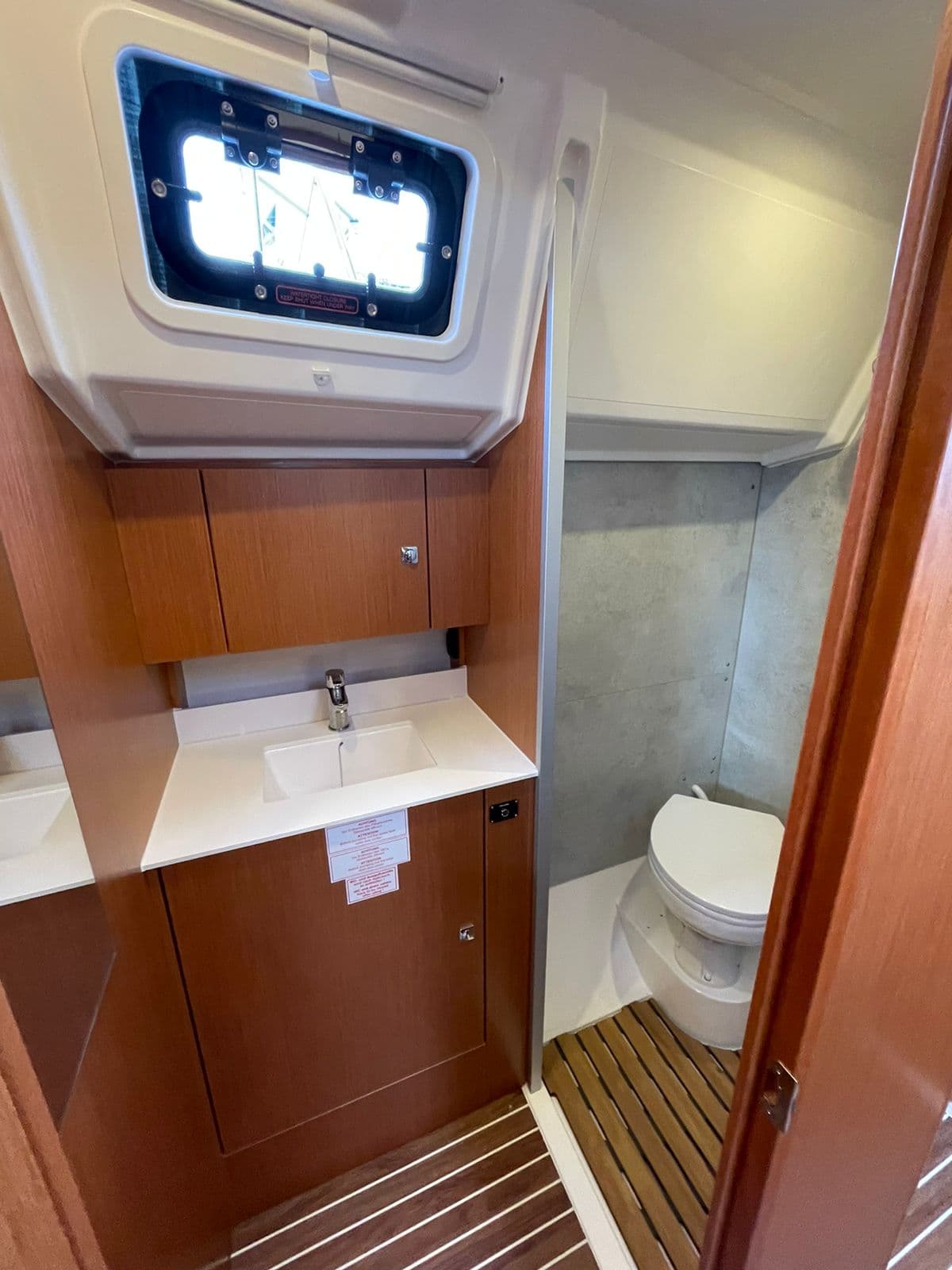 Bavaria C42 - photo 9