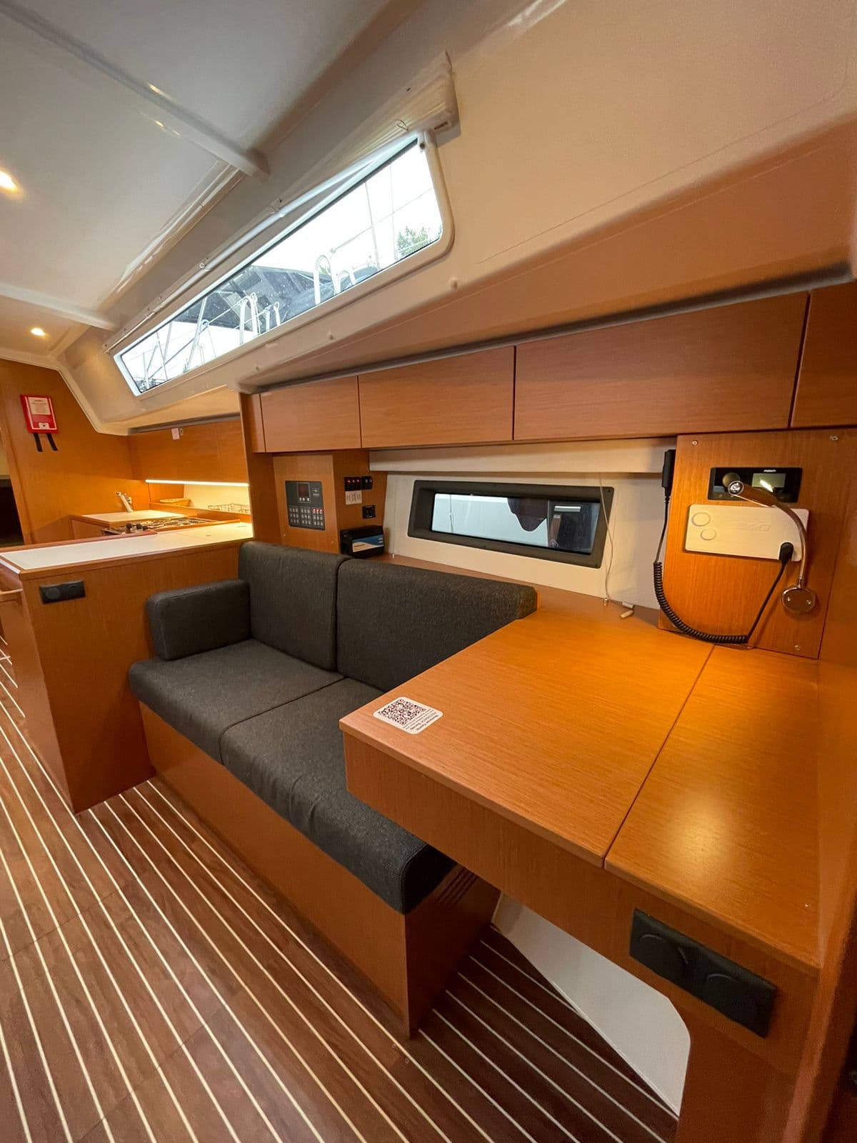 Bavaria C42 - photo 11