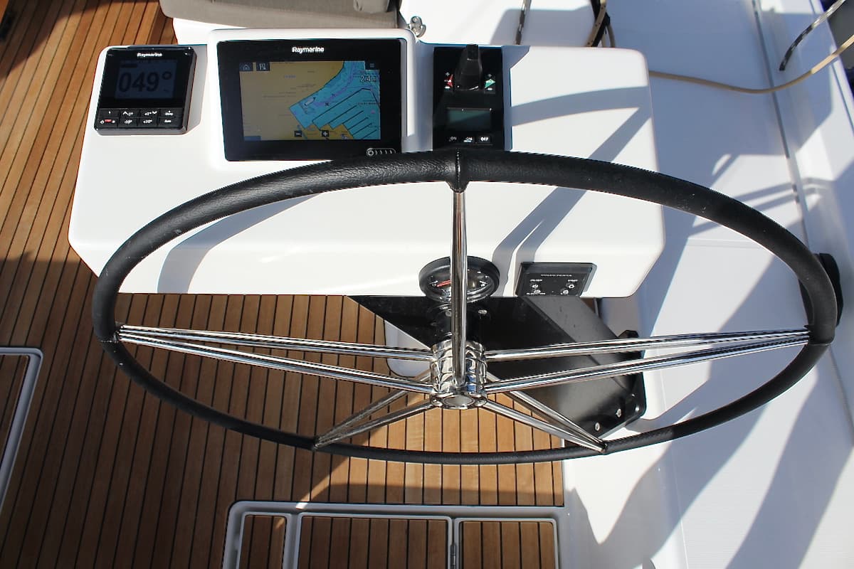 Dufour 530 - photo 8