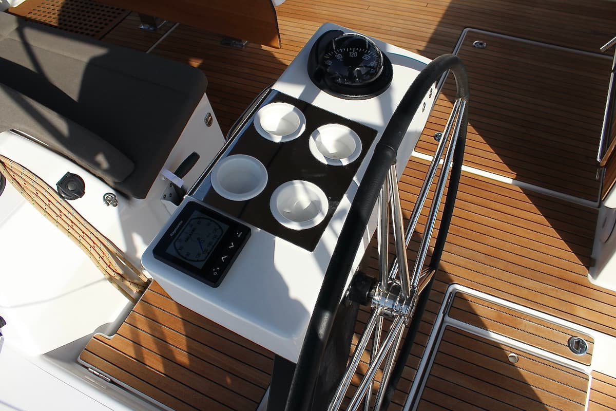 Dufour 530 - photo 16