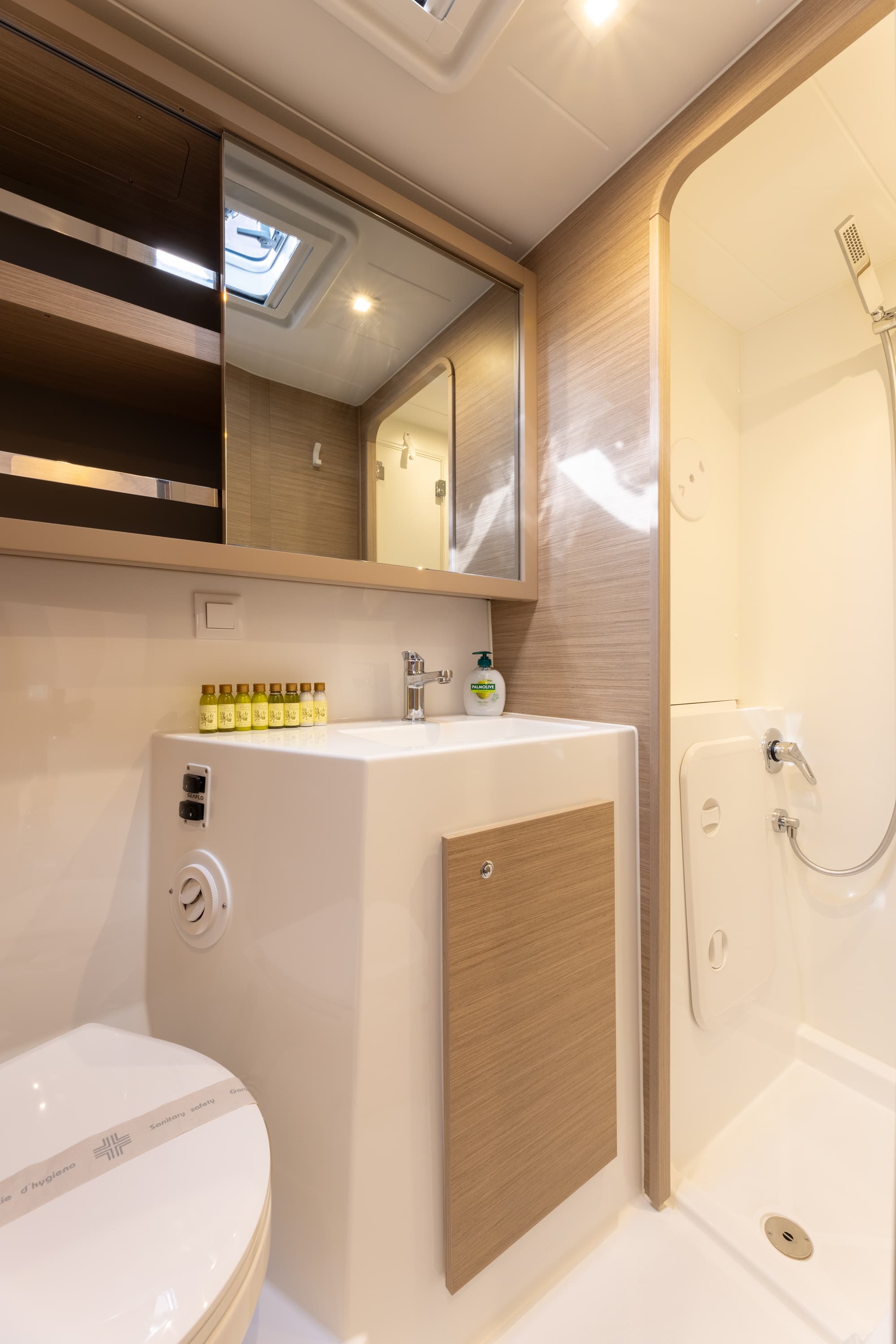 Lagoon 42 - photo 15