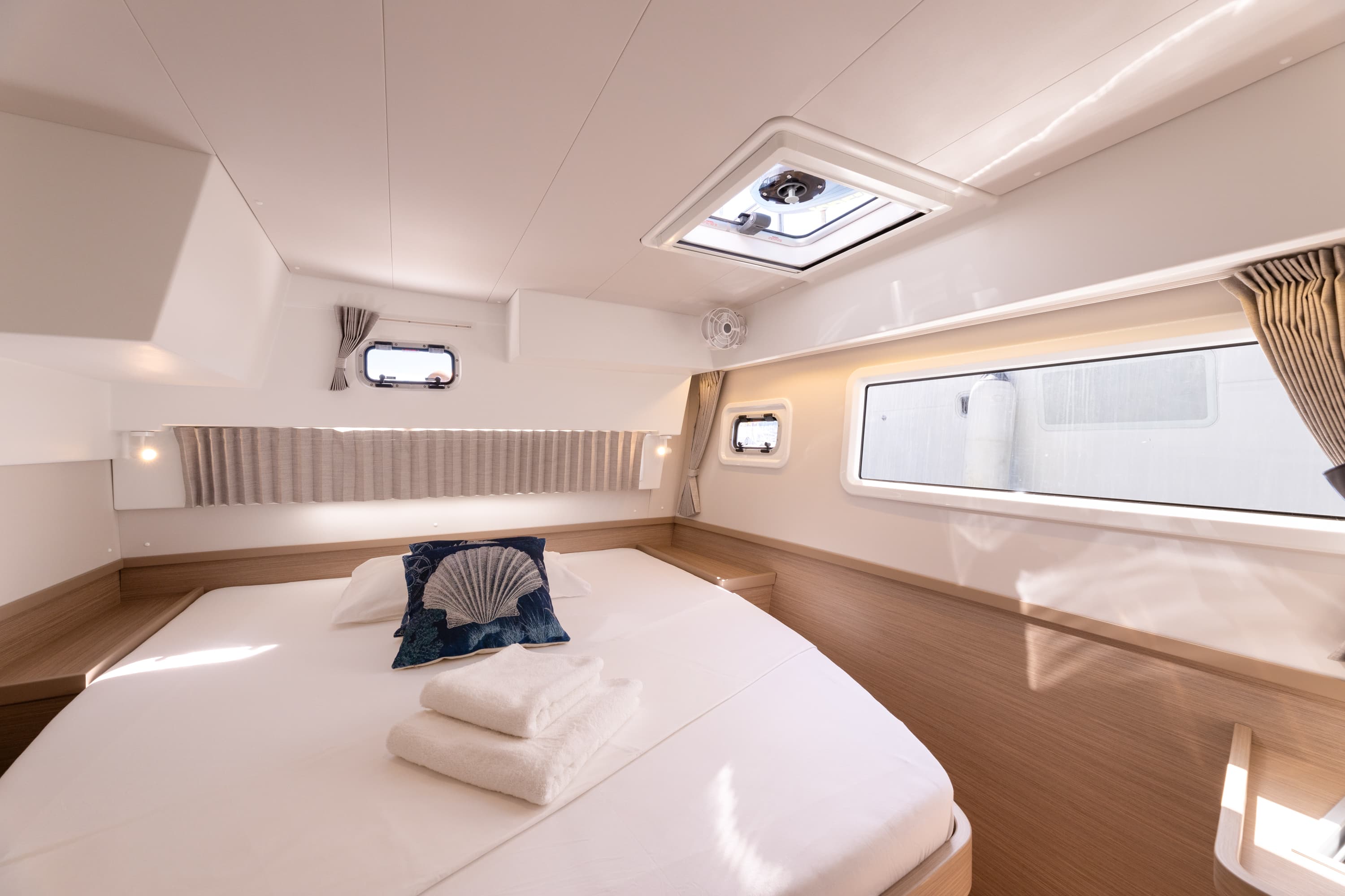 Lagoon 42 - photo 10