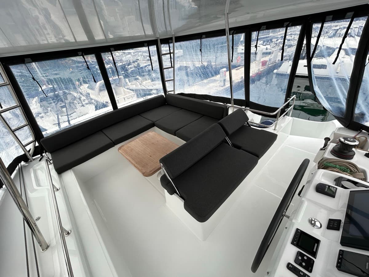 Lagoon 51 - photo 16