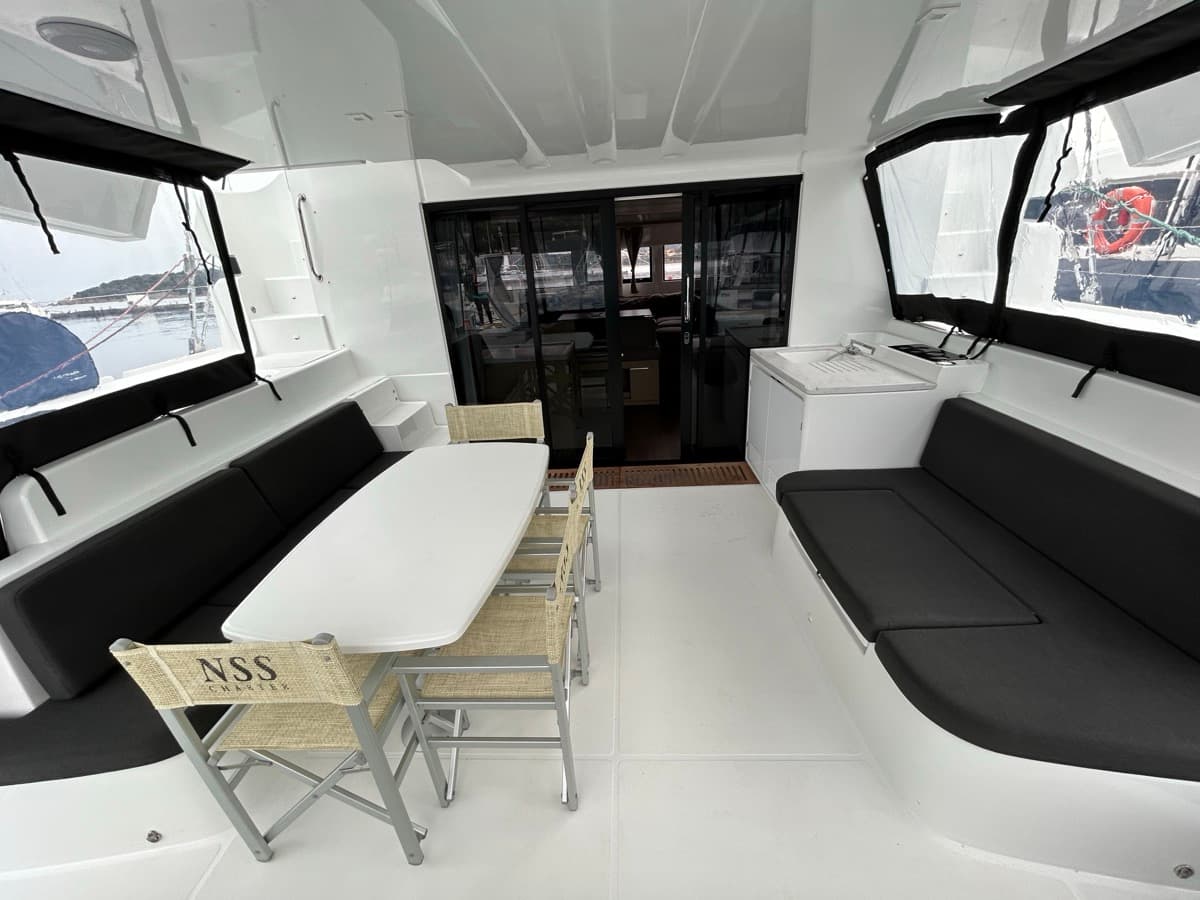 Lagoon 51 - photo 10