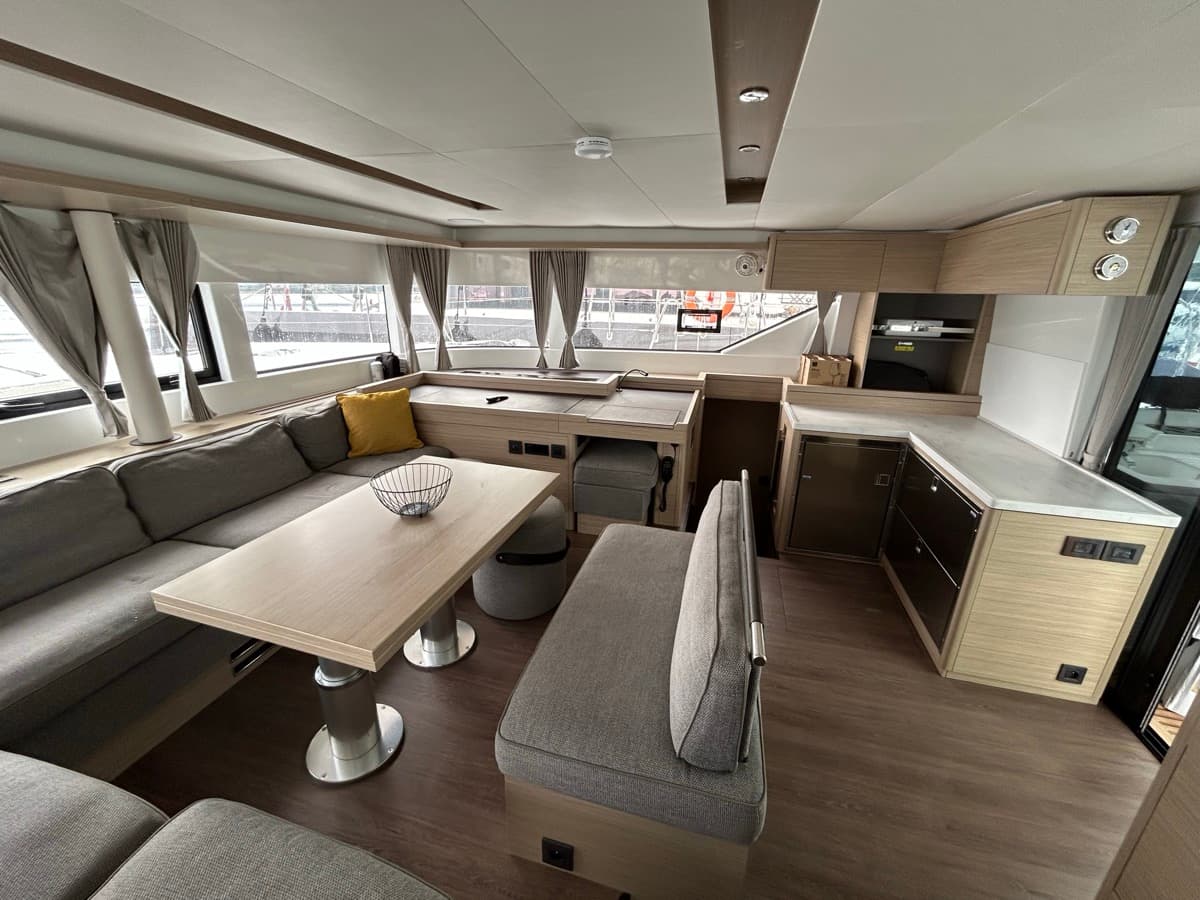 Lagoon 51 - photo 17