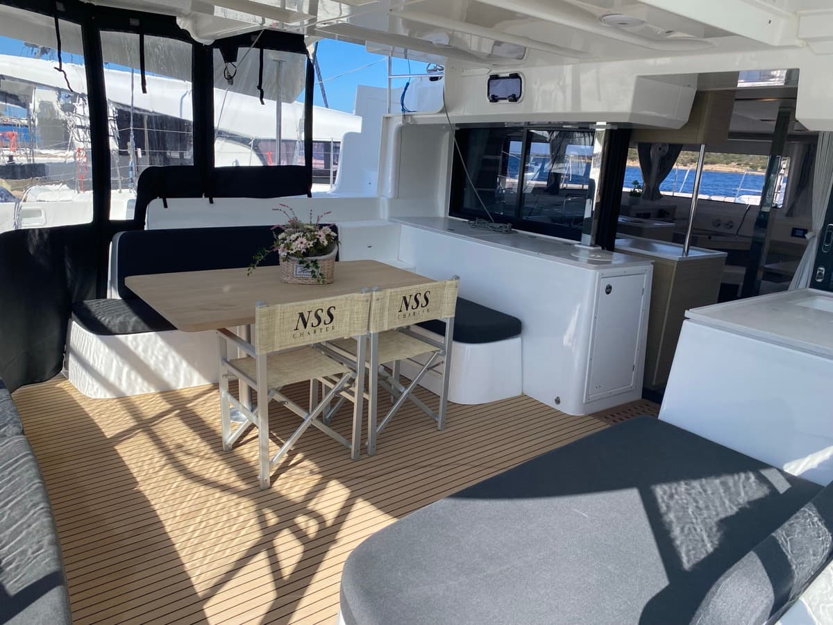 Lagoon 46  - photo 25