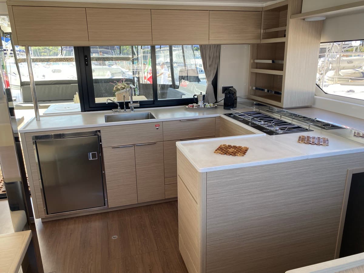 Lagoon 46  - photo 31