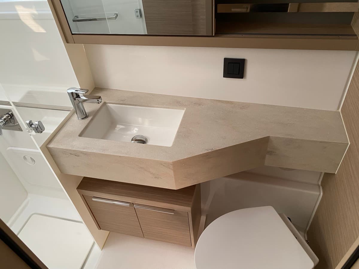 Lagoon 46  - photo 4