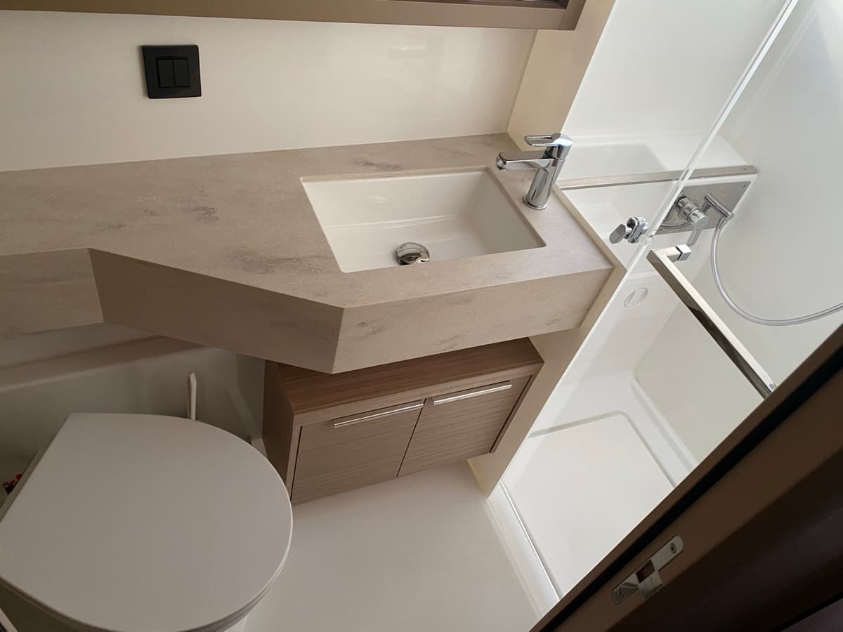 Lagoon 46  - photo 25