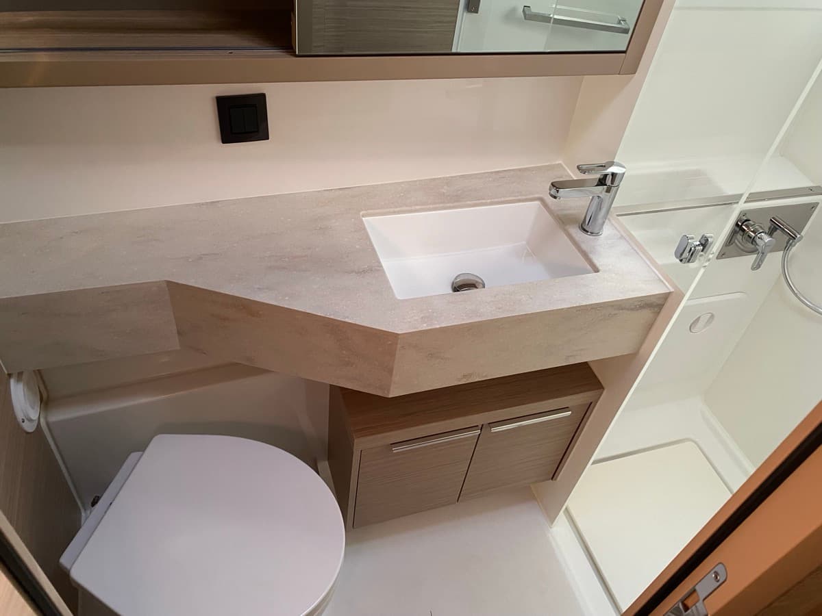 Lagoon 46  - photo 18