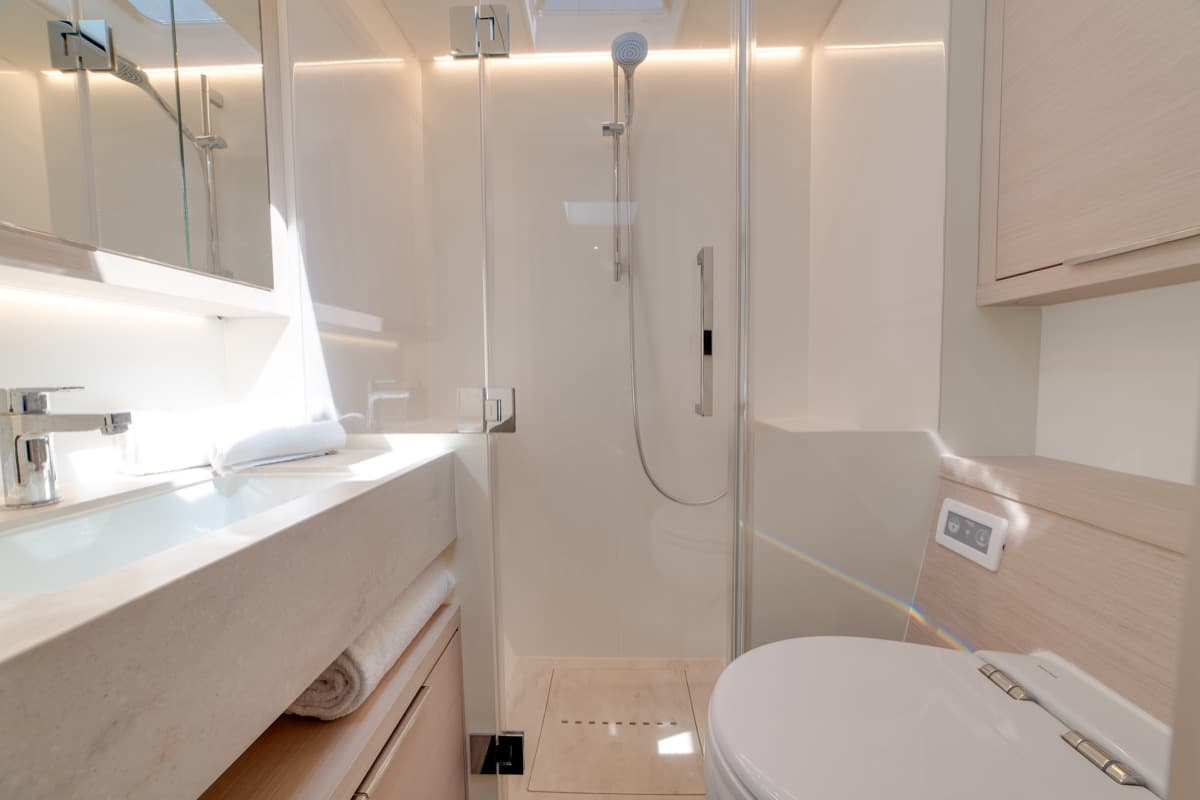 Lagoon 55 - photo 17