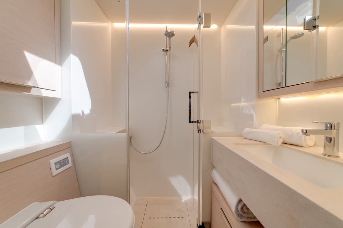 Lagoon 55 - photo 48