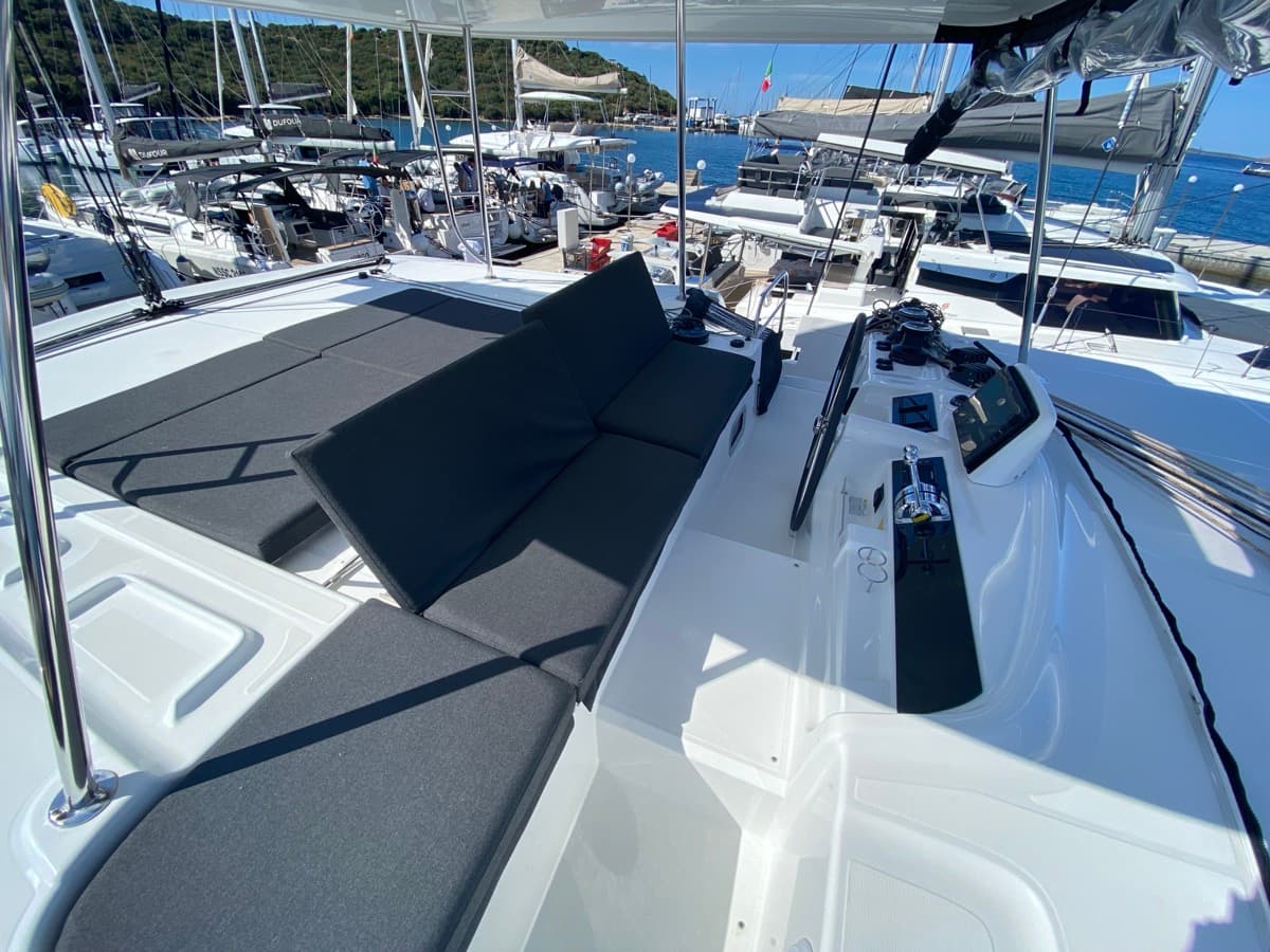 Lagoon 46  - photo 16