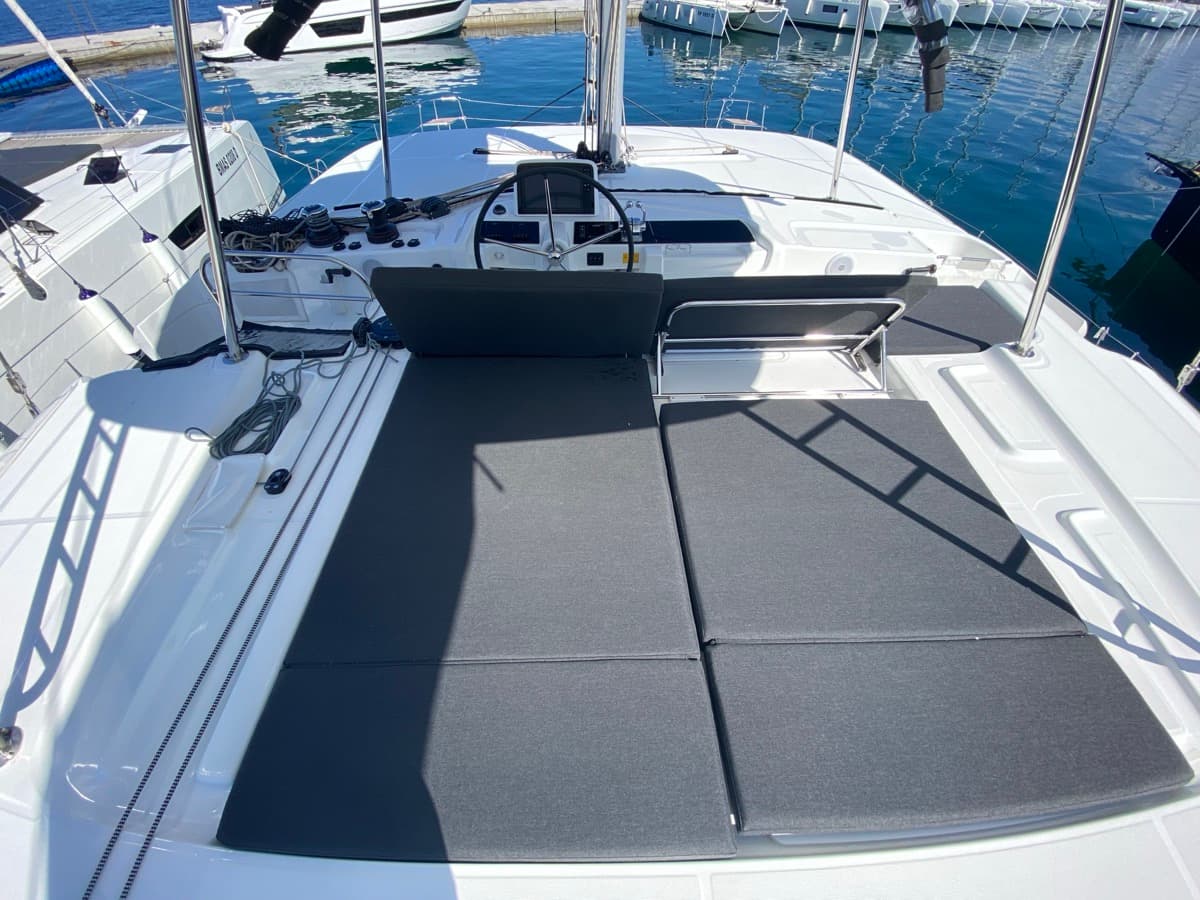 Lagoon 46  - photo 23