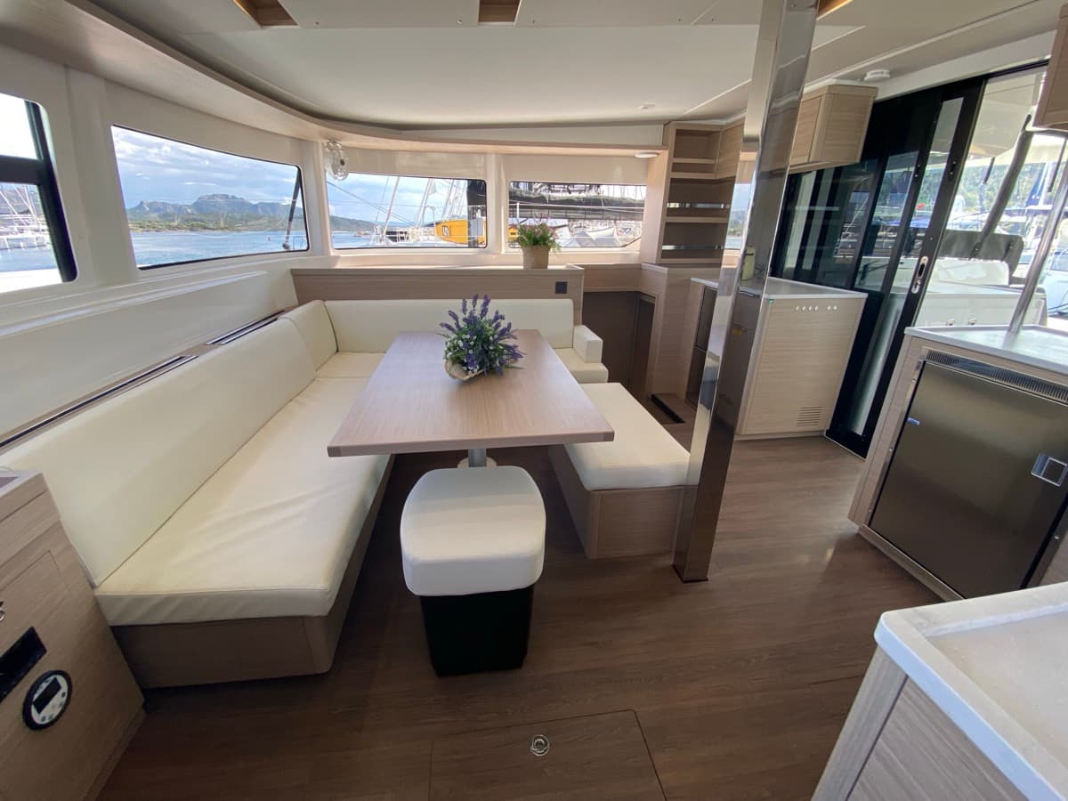 Lagoon 46  - photo 10