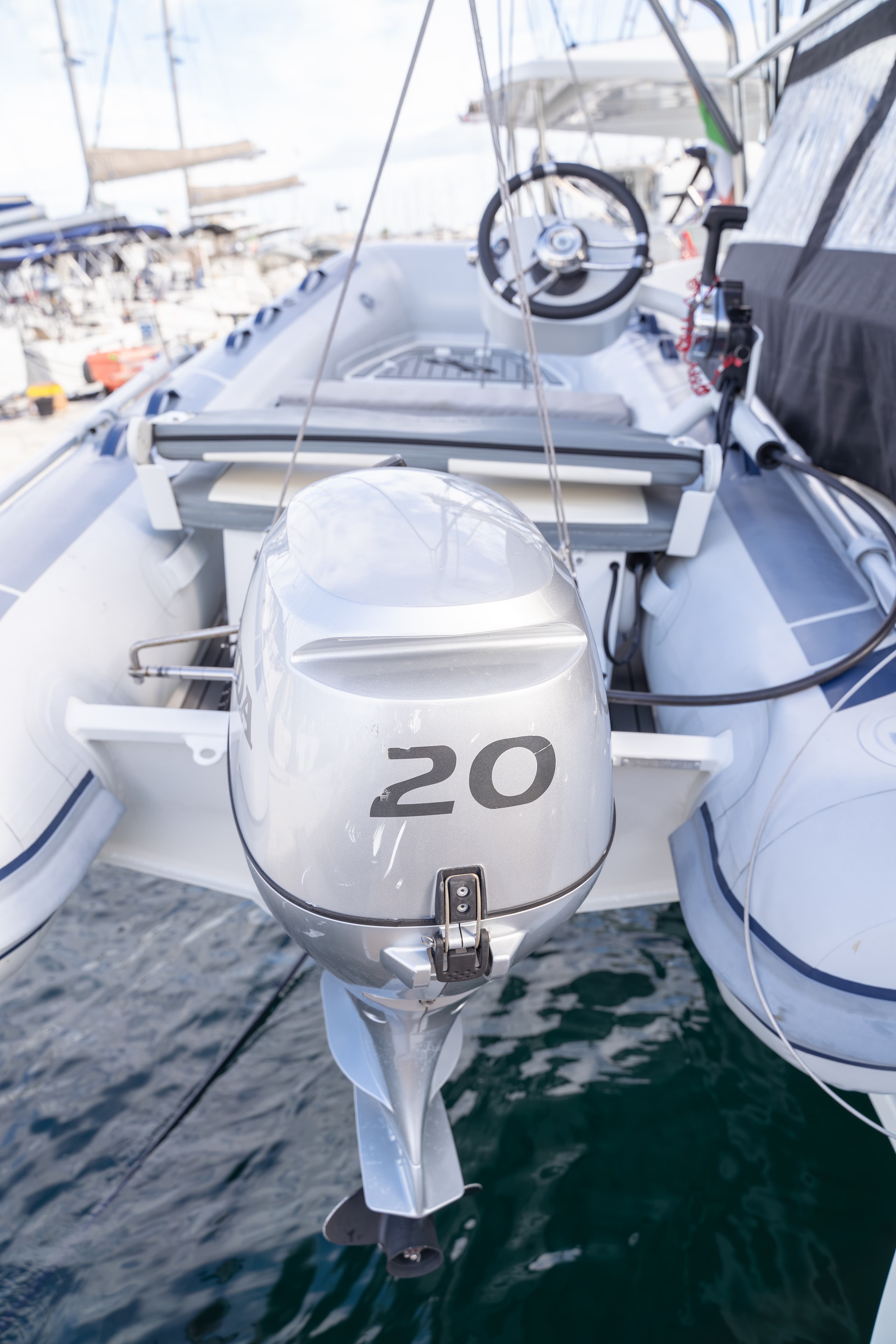 Lagoon 46  - photo 5