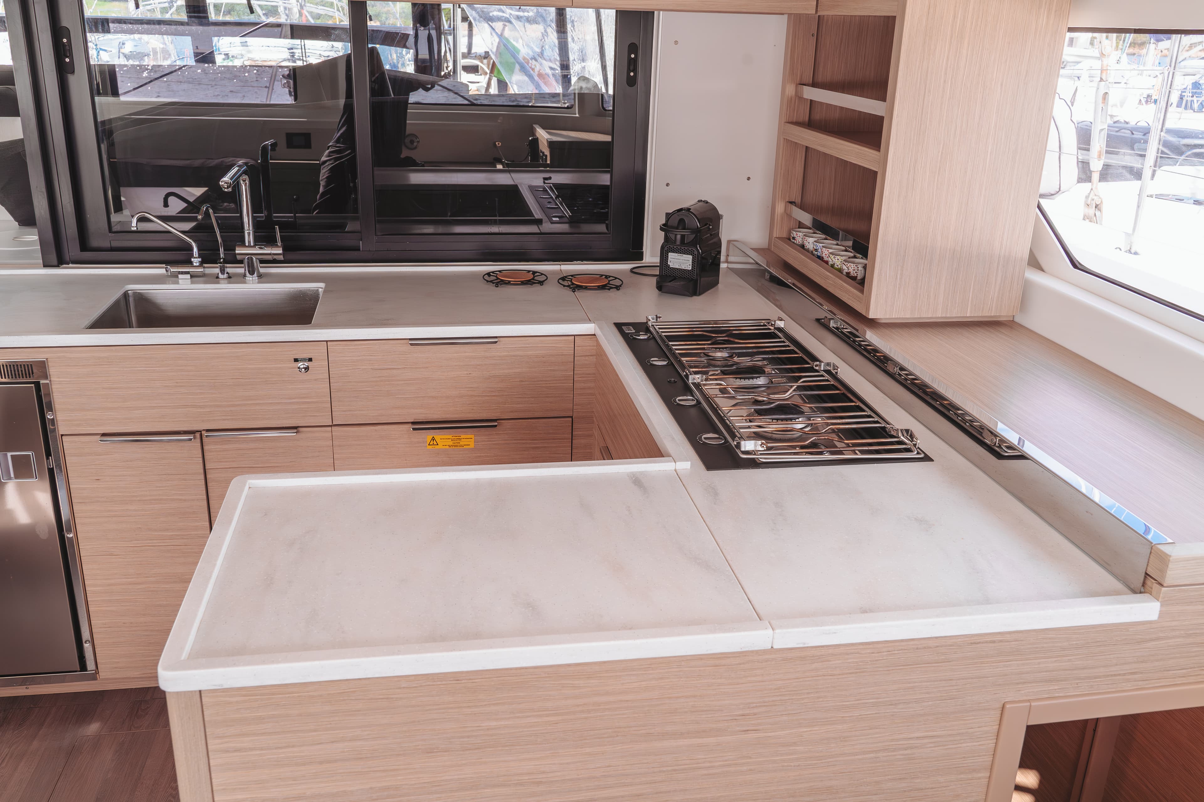 Lagoon 46  - photo 35