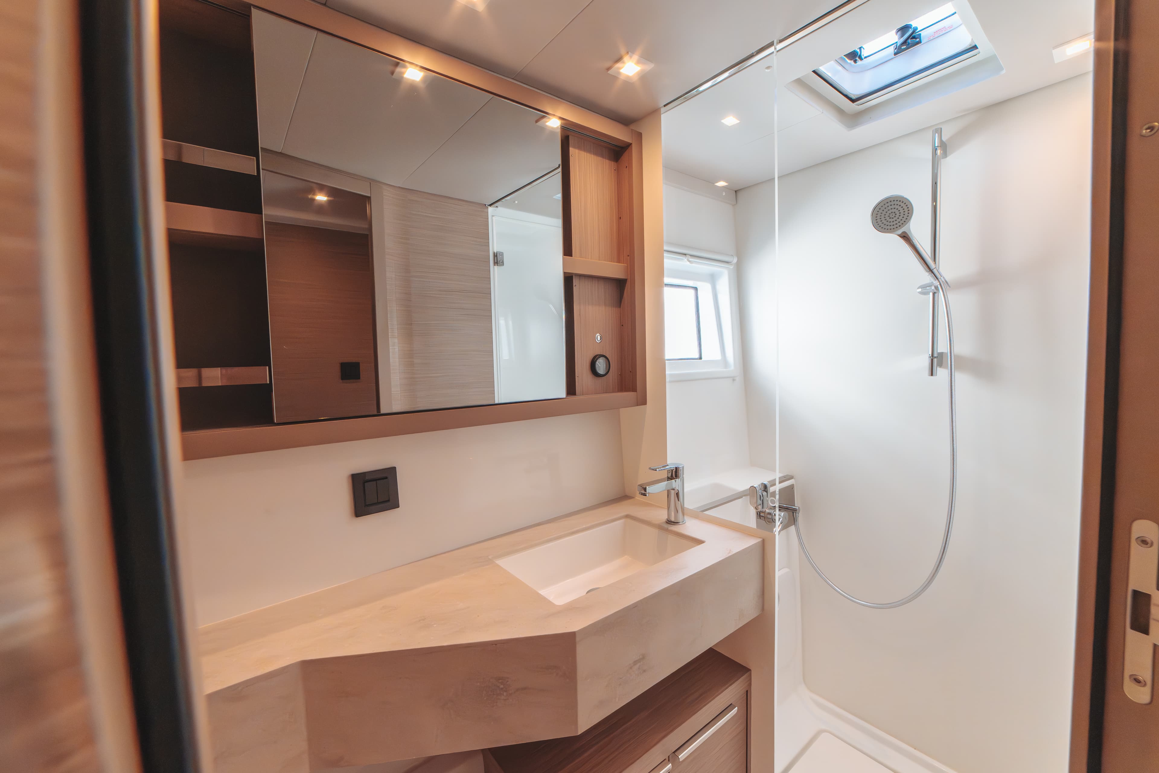 Lagoon 46  - photo 15